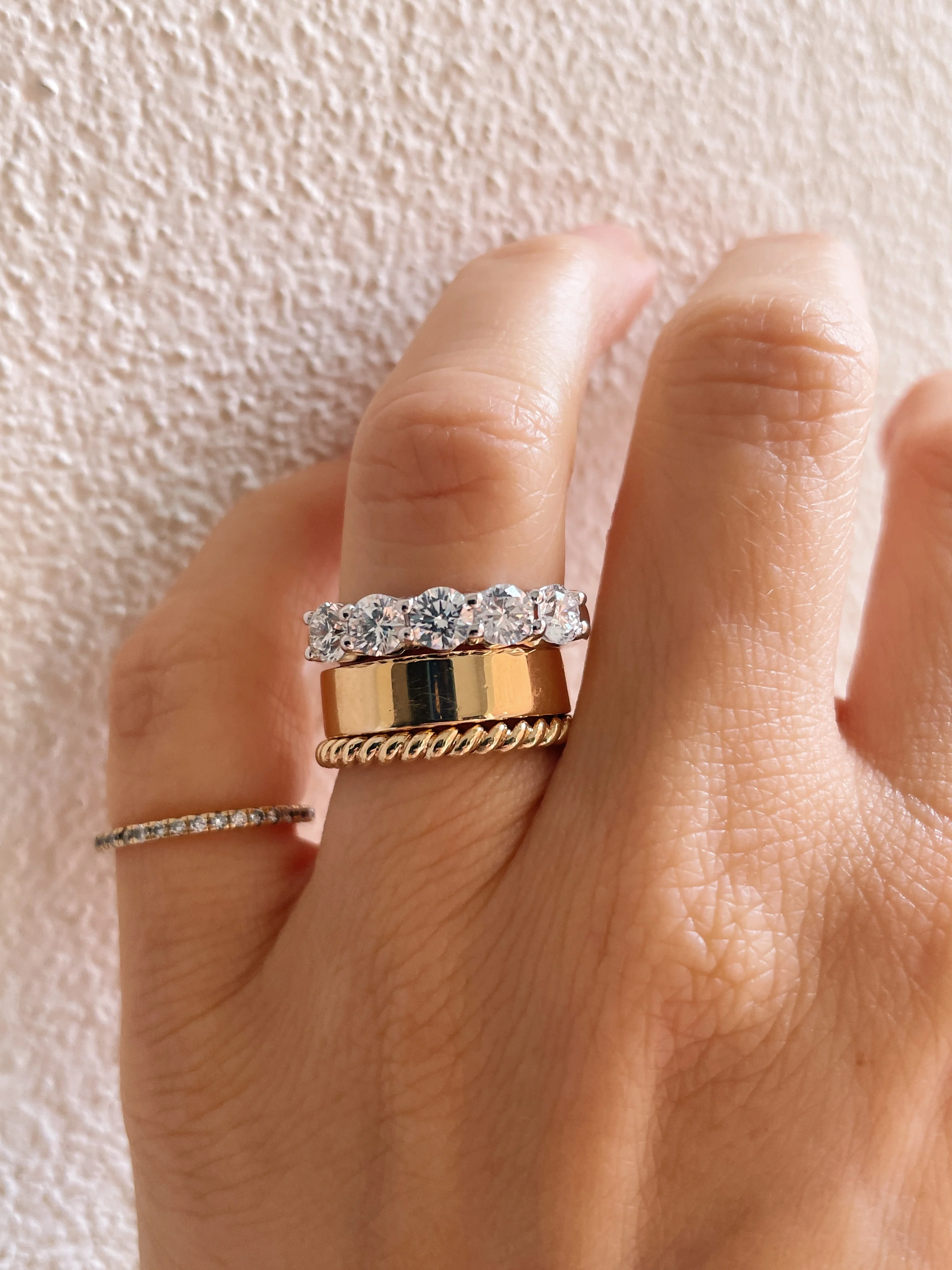 14k White Gold Shared Prong 5 Stone Band - Image 2