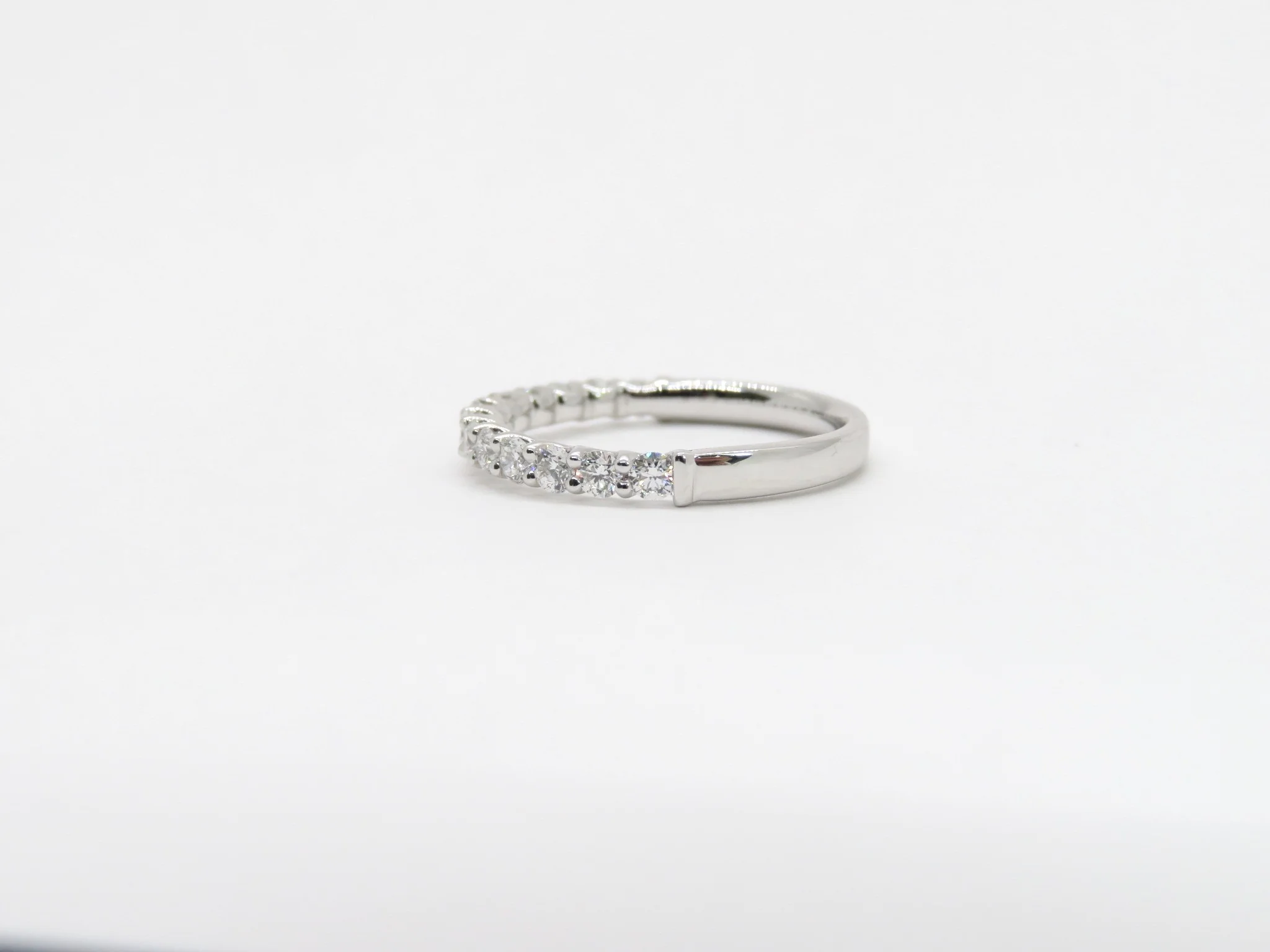 14k White Gold Scallop Diamond Band - Image 5