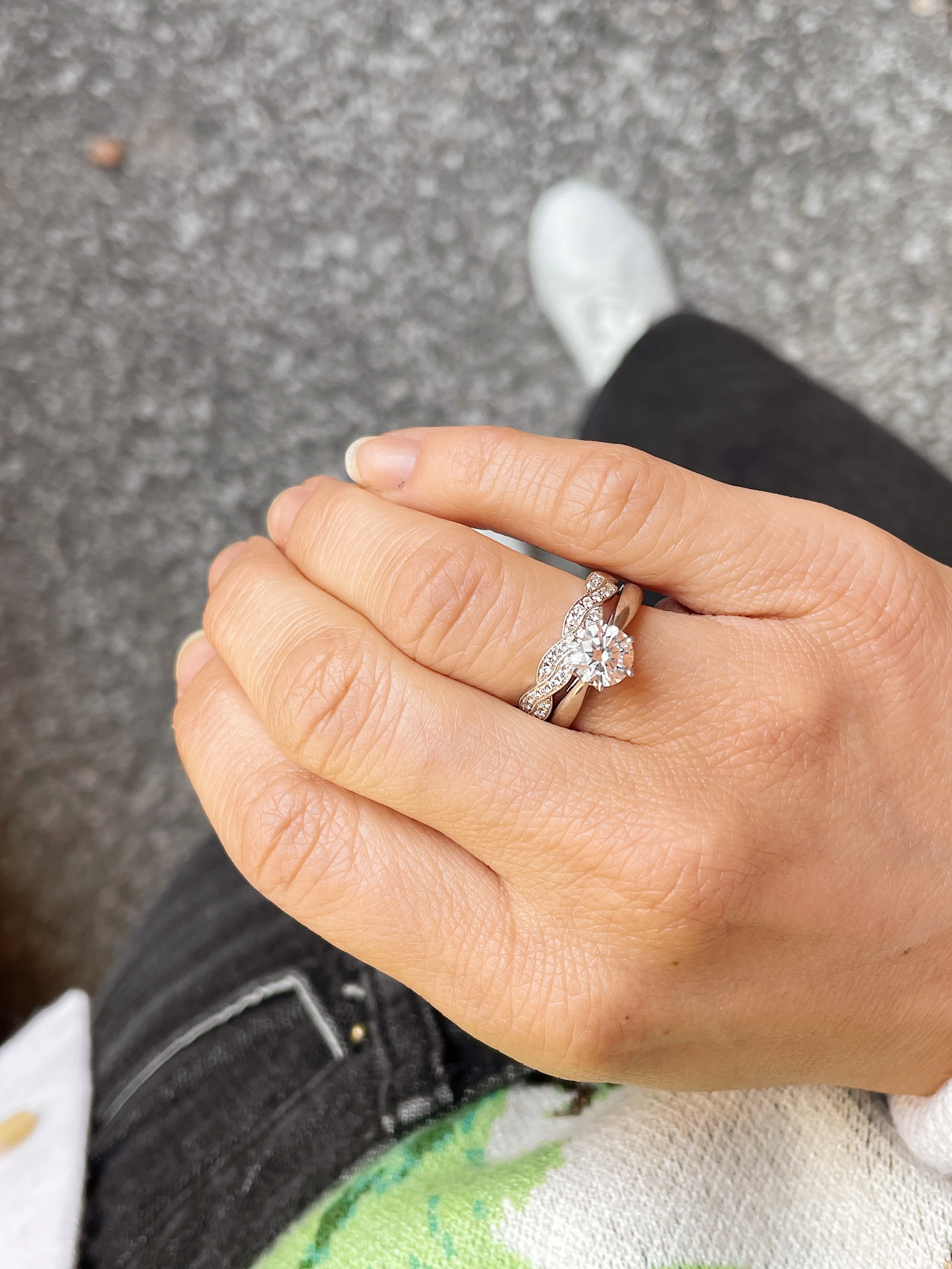 14k White Gold Diamond Twist Band - Image 2