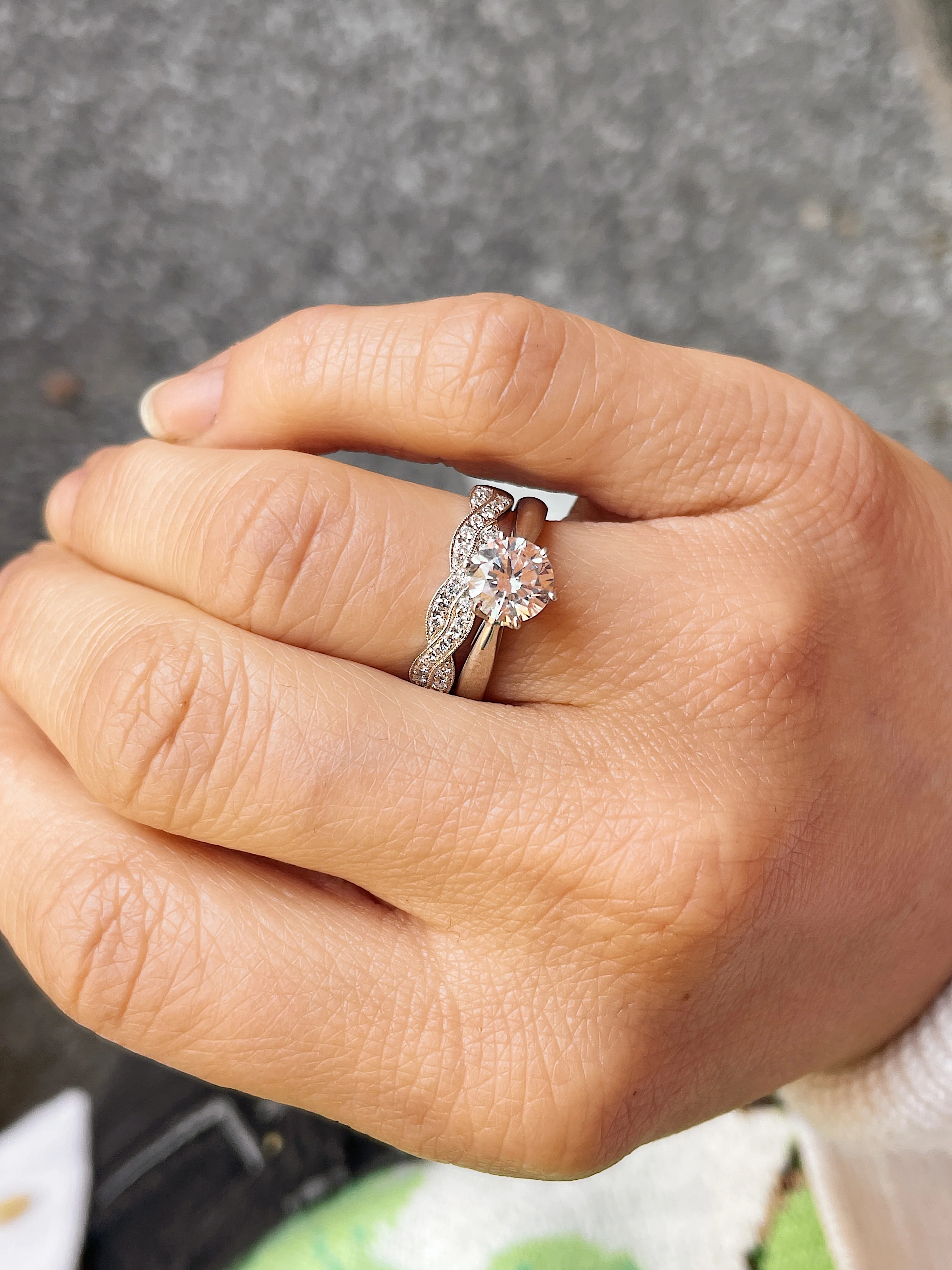 14k White Gold Diamond Twist Band - Image 6