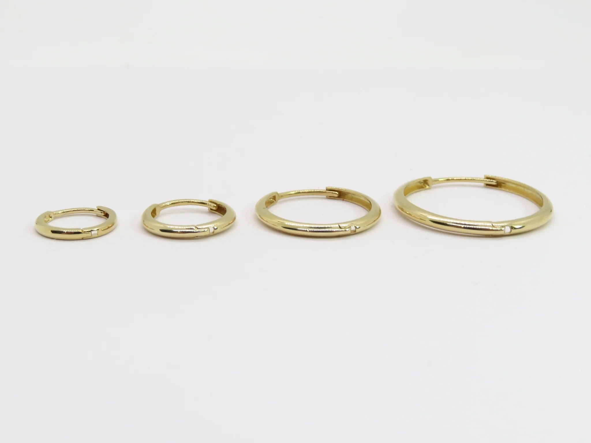 14k YG Plain Hinged Hoops - Image 2