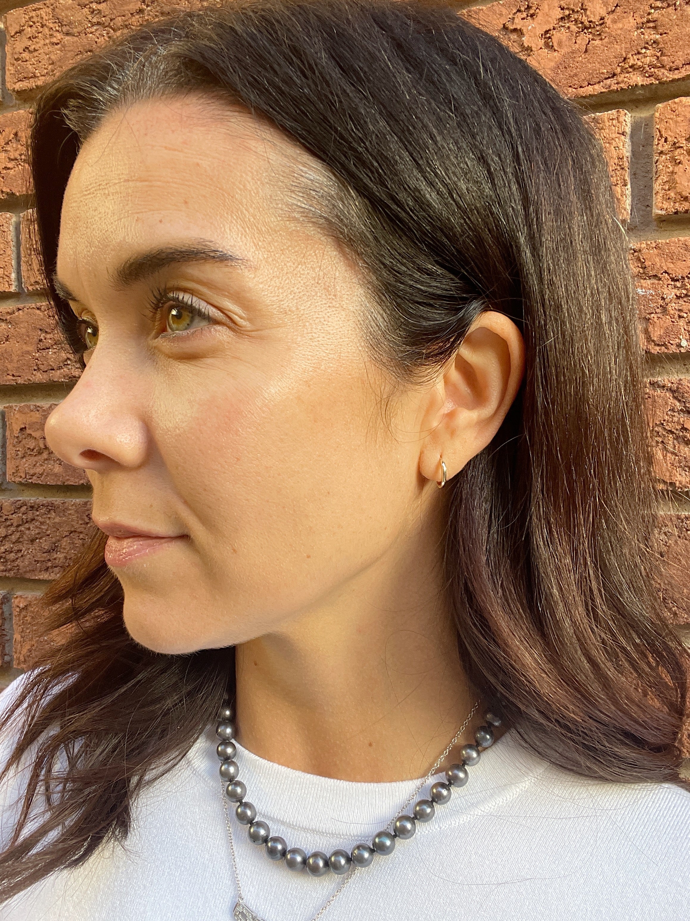 14k YG Plain Hinged Hoops - Image 4