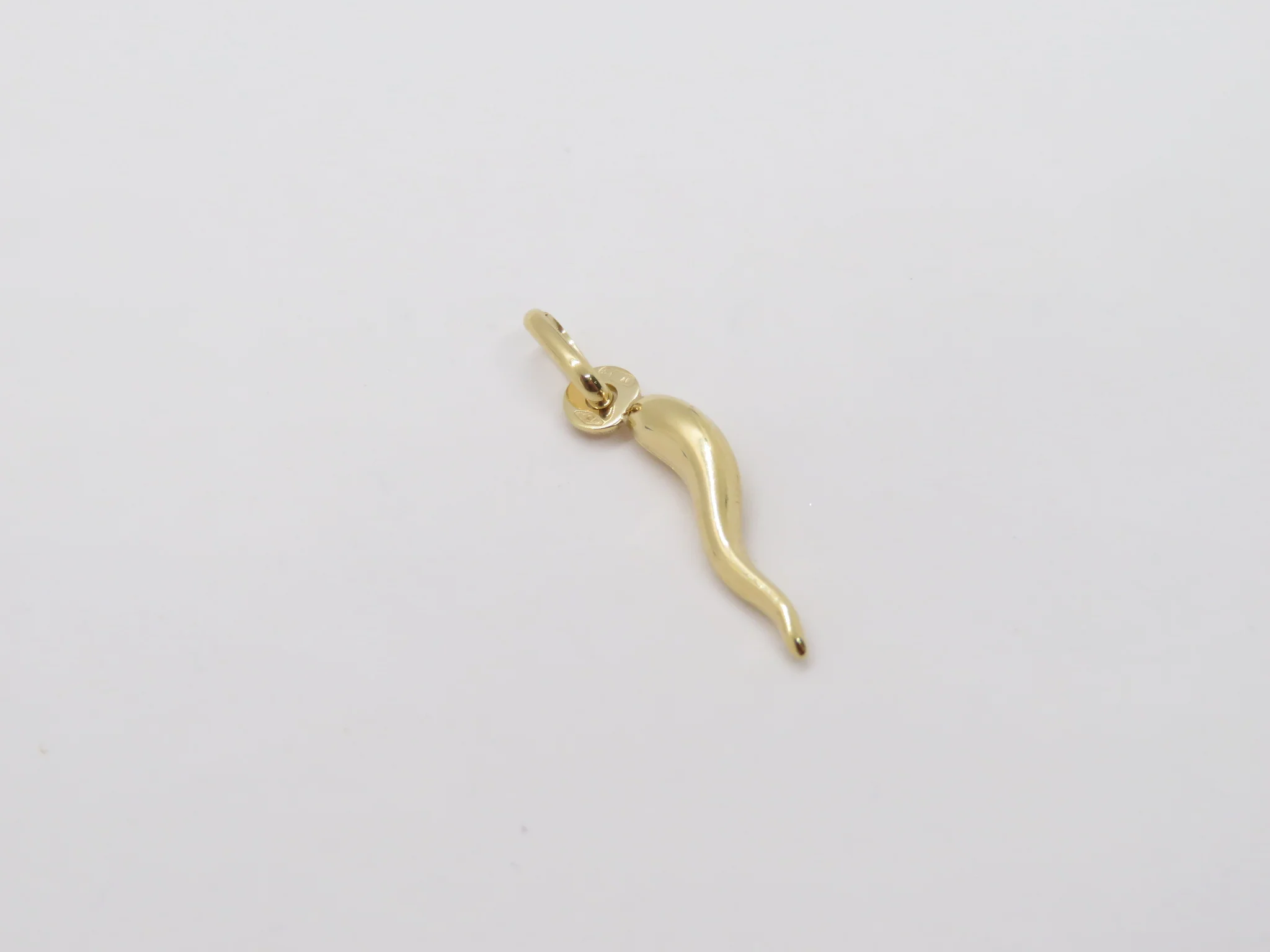 18k Yellow Gold Horn Charm - Image 5