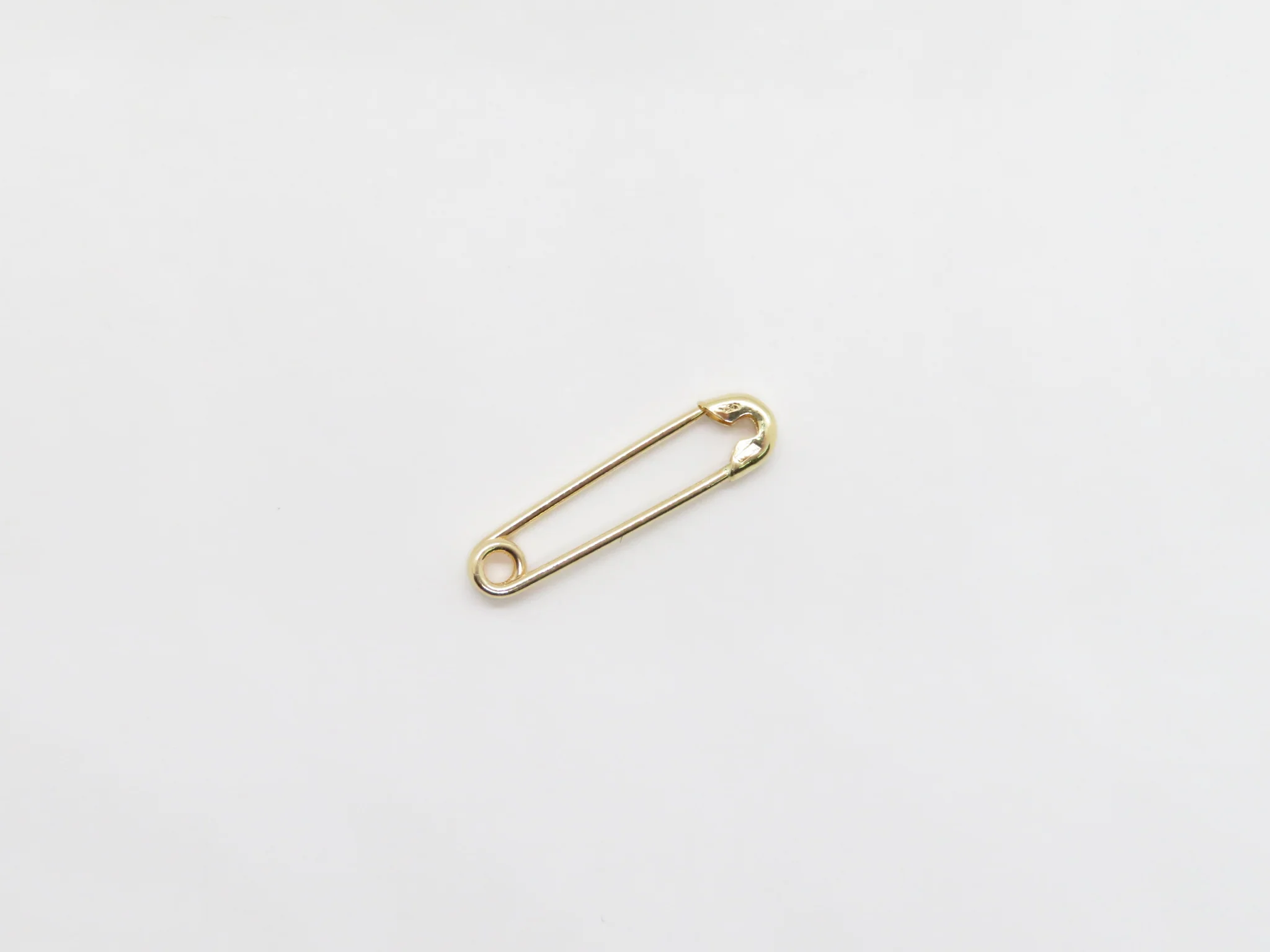 18k Yellow Gold Safety Pin - Image 3