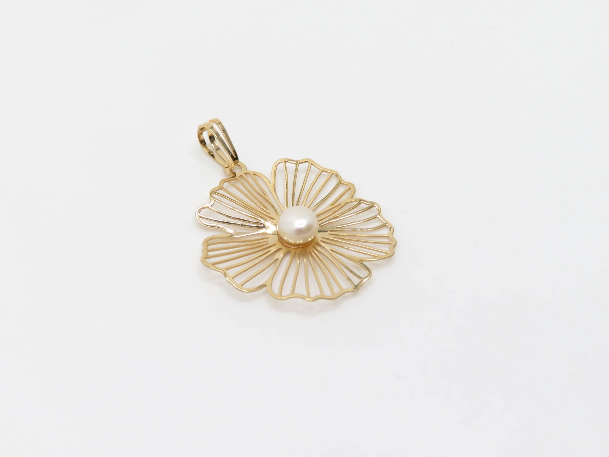 19.25k Yellow Gold Hibiscus Pendant