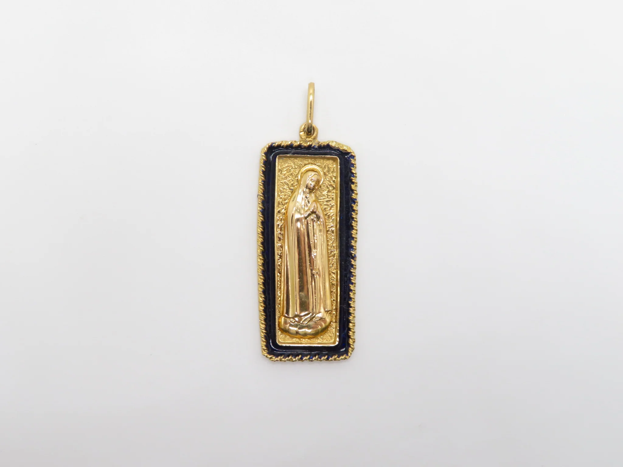 19.25k Yellow Gold Vintage Fatima Pendant - Image 3