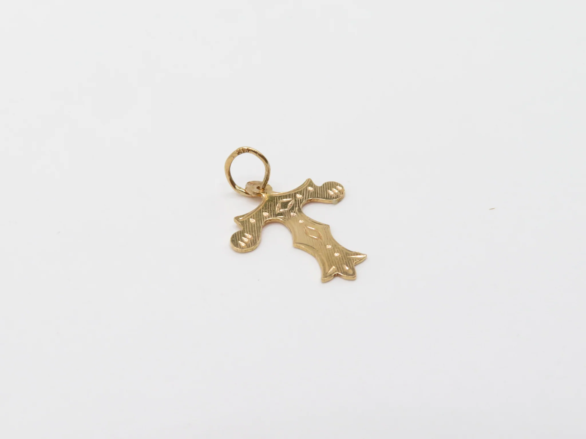 19.25k Yellow Gold Antique Etched Initials - Image 13