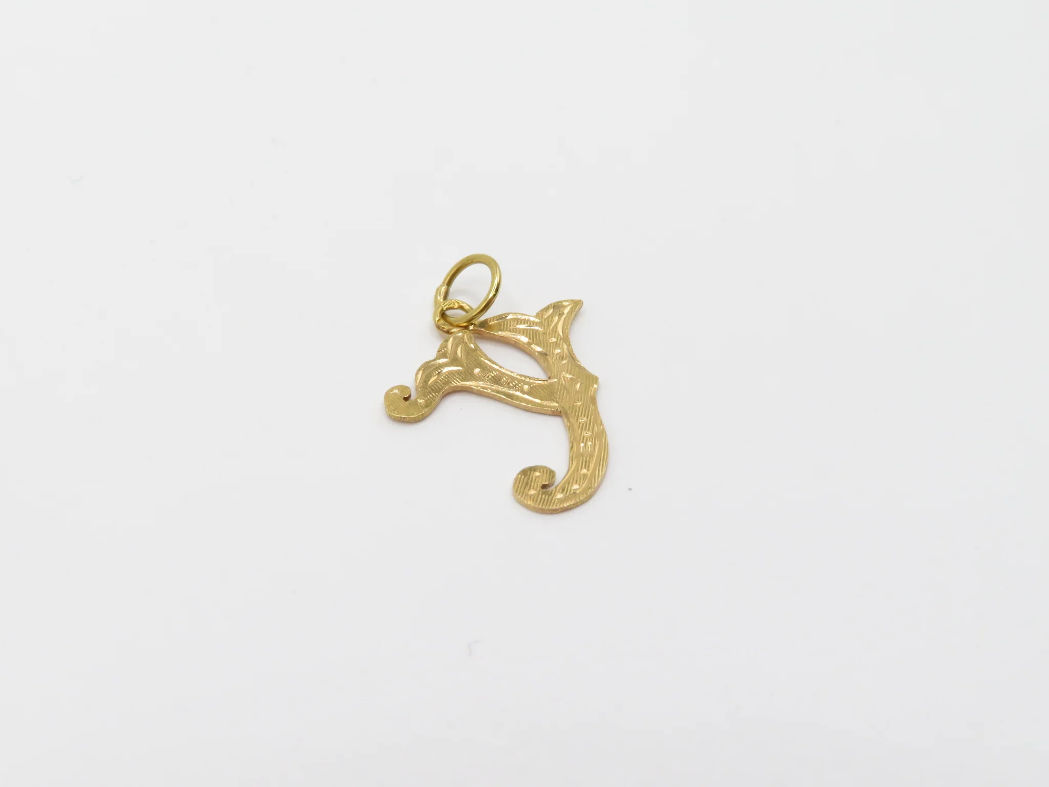 19.25k Yellow Gold Antique Etched Initials - Image 16