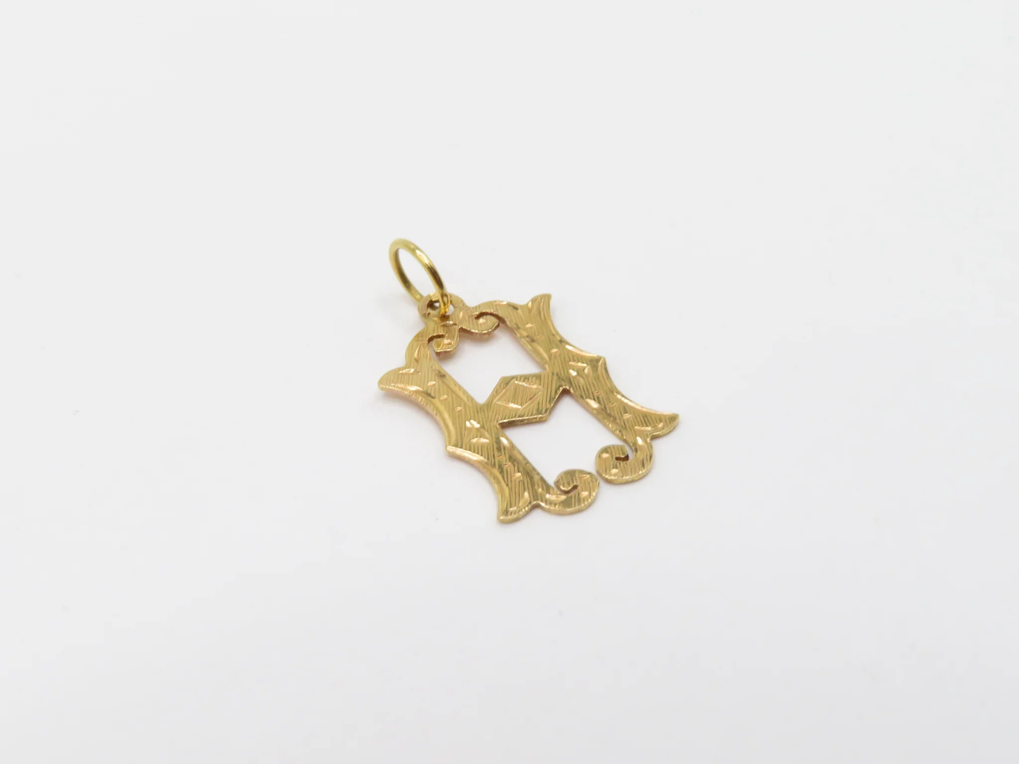 19.25k Yellow Gold Antique Etched Initials - Image 6