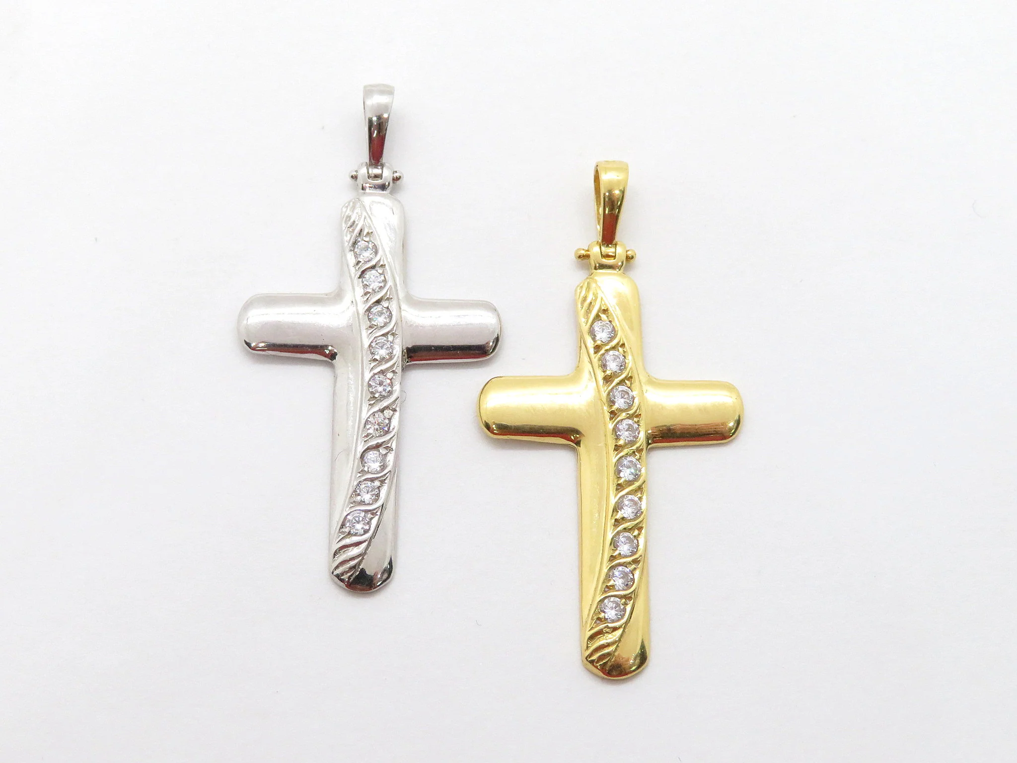 19.25k Arch Cross Pendant - Image 9