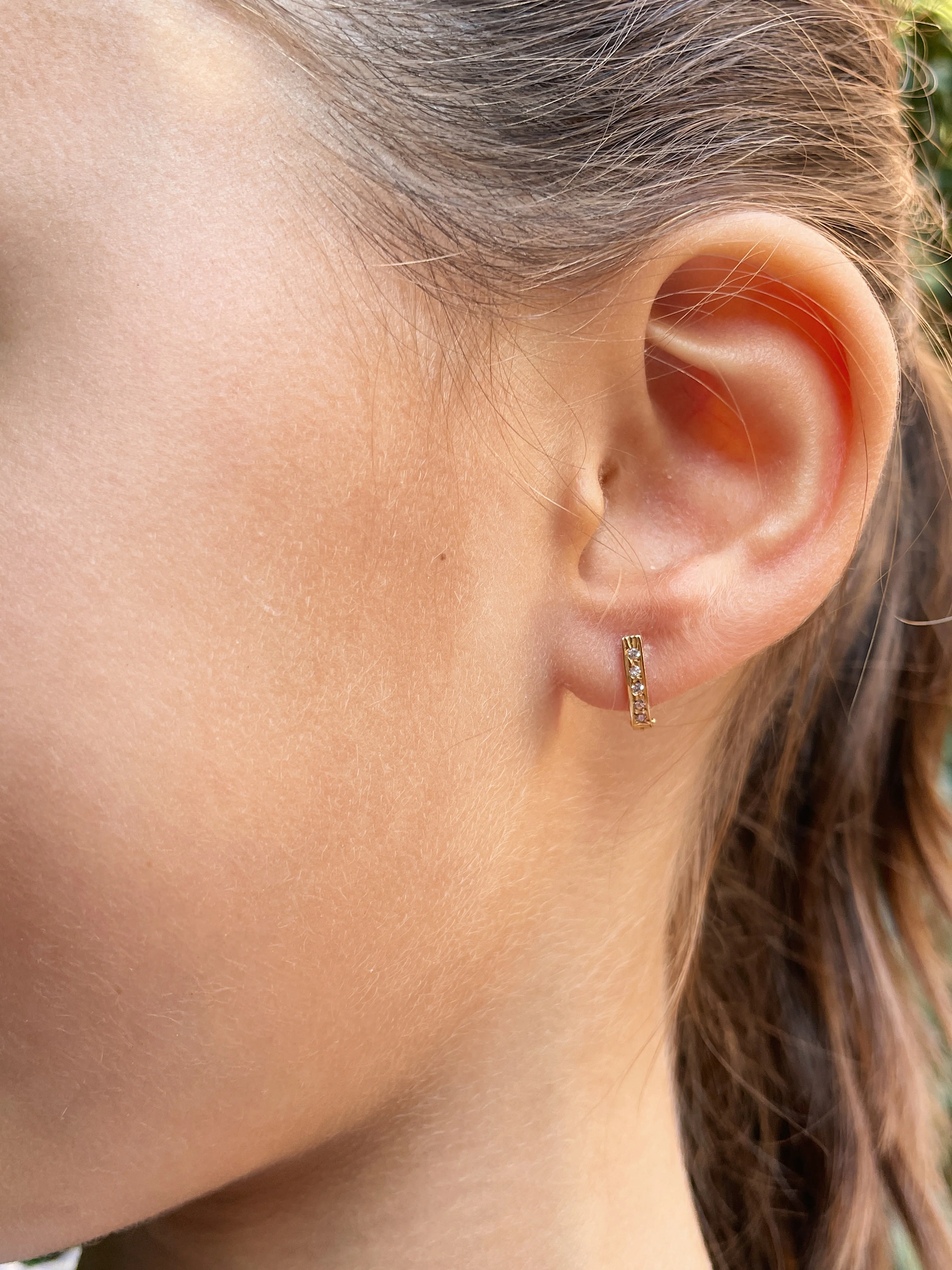 19.25k Bead Set Channel Childrens Earrings - Image 11
