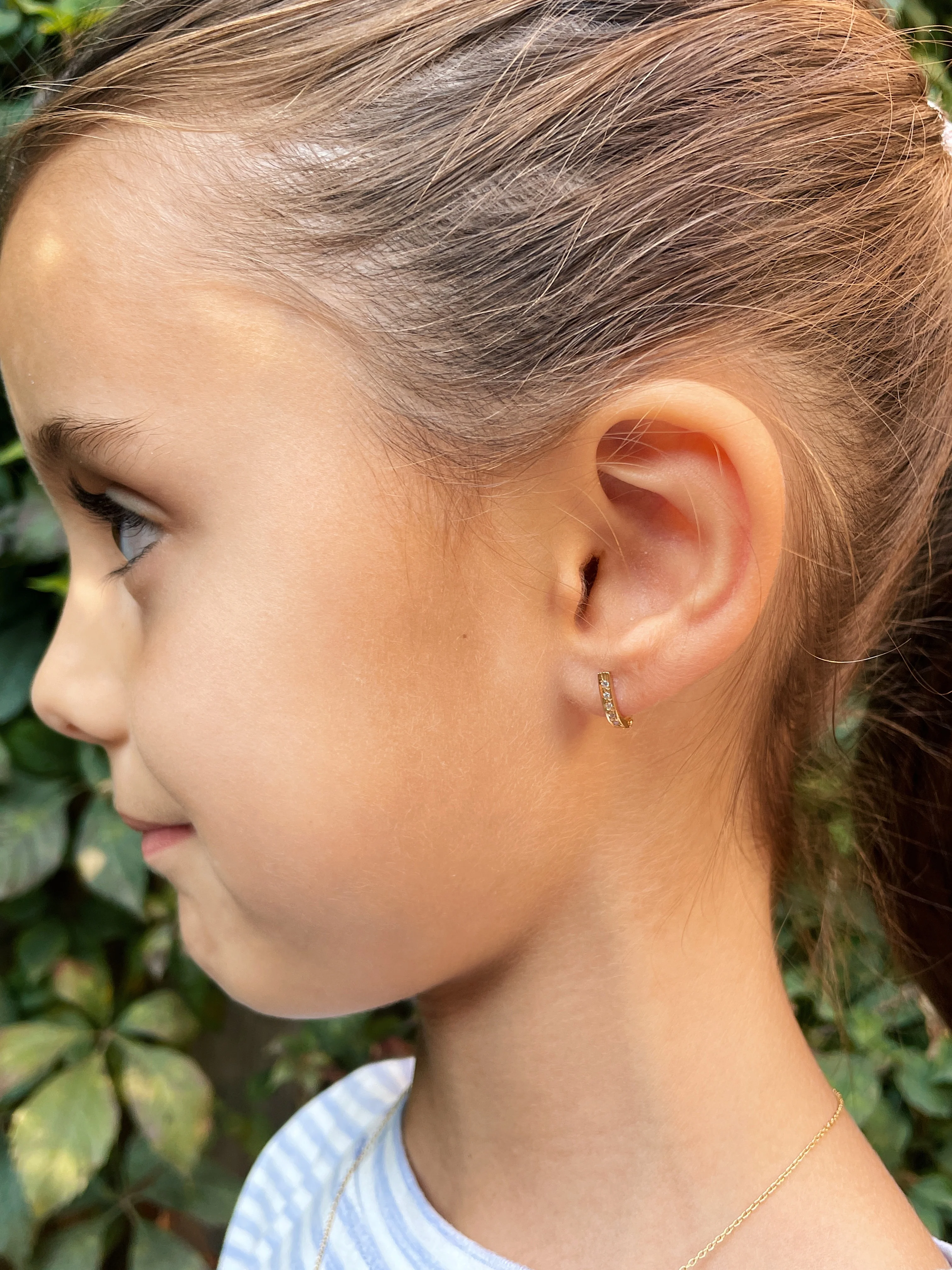 19.25k Bead Set Channel Childrens Earrings - Image 2