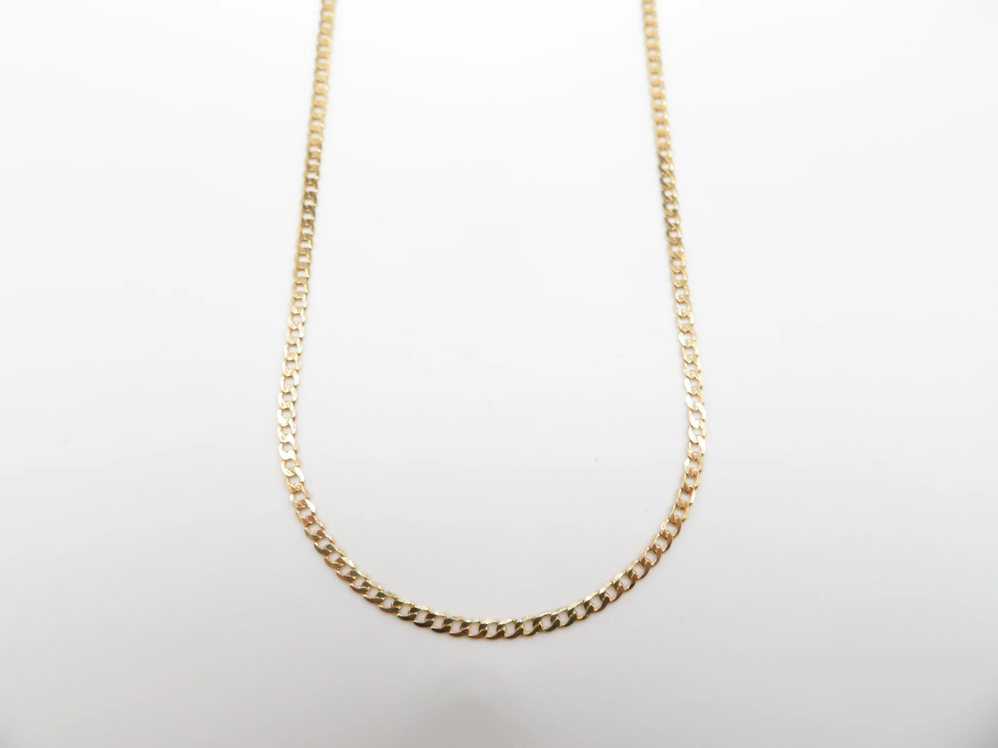 19.25k Yellow Gold Beveled Curb Chain - Image 3