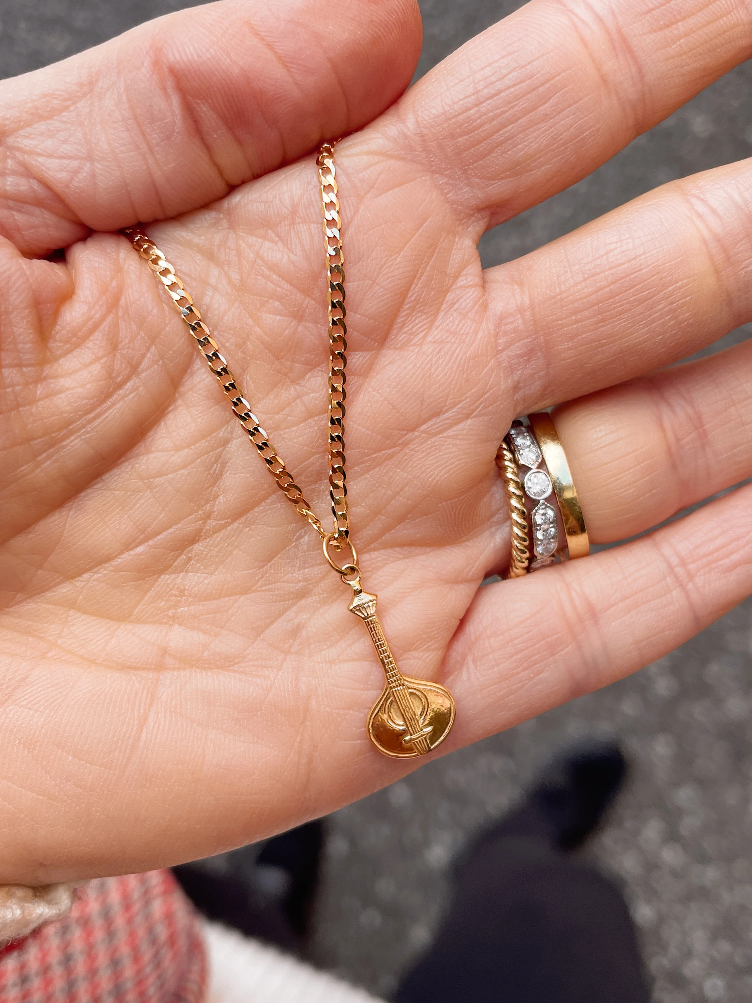 19.25k Yellow Gold Beveled Curb Chain - Image 5