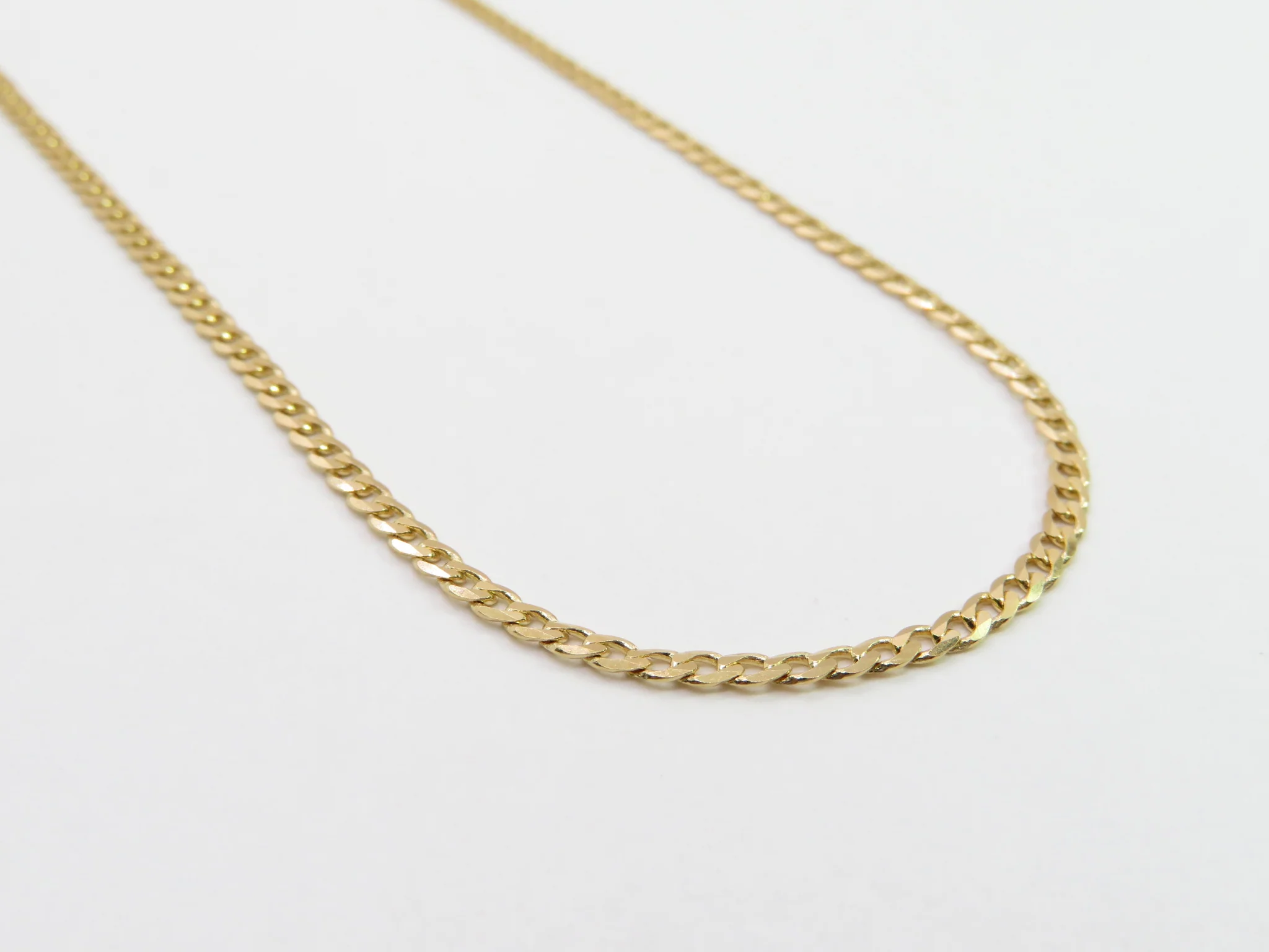 19.25k Yellow Gold Beveled Curb Chain - Image 9