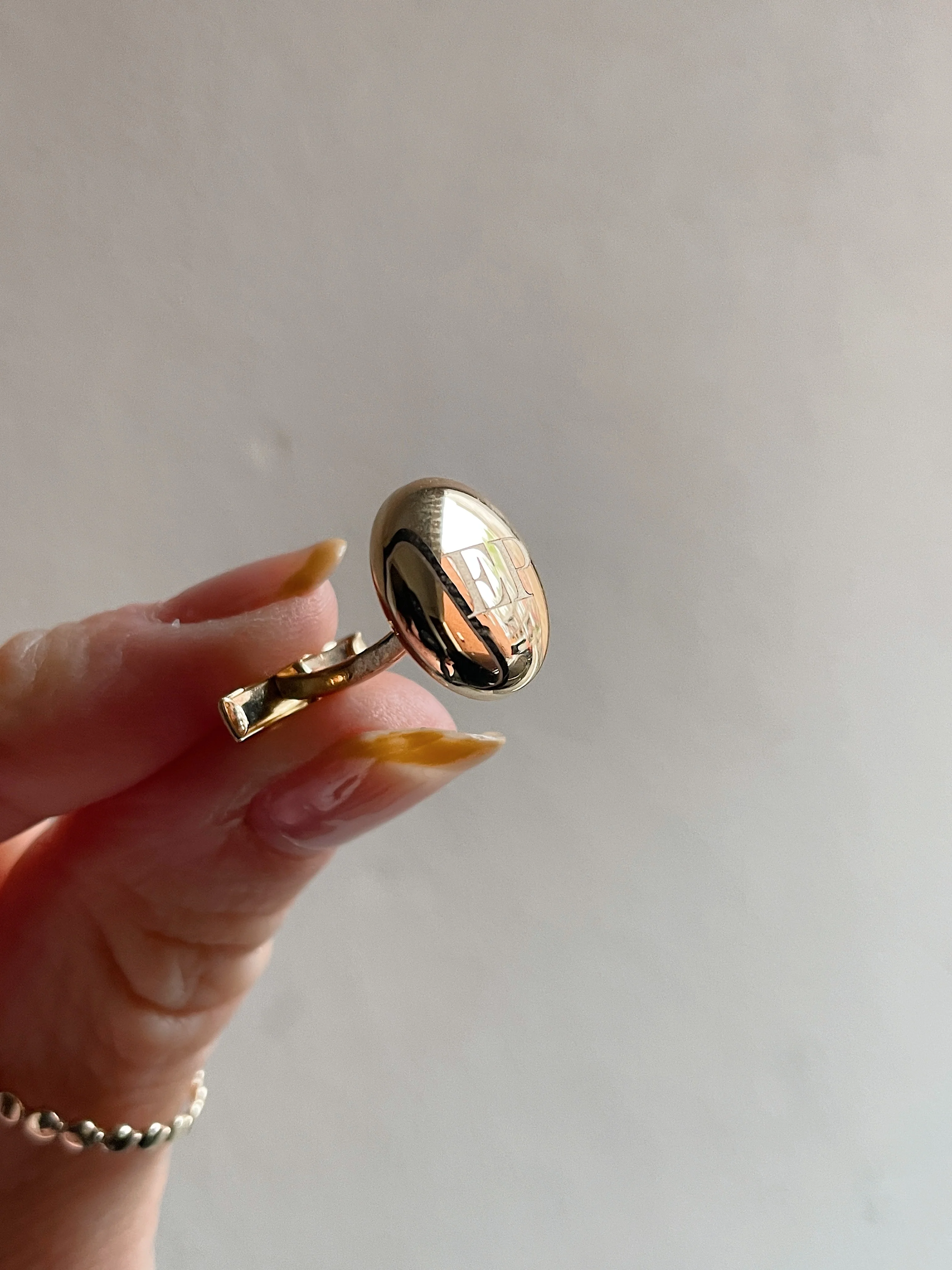 19.25k Circular Domed Cufflinks - Image 2