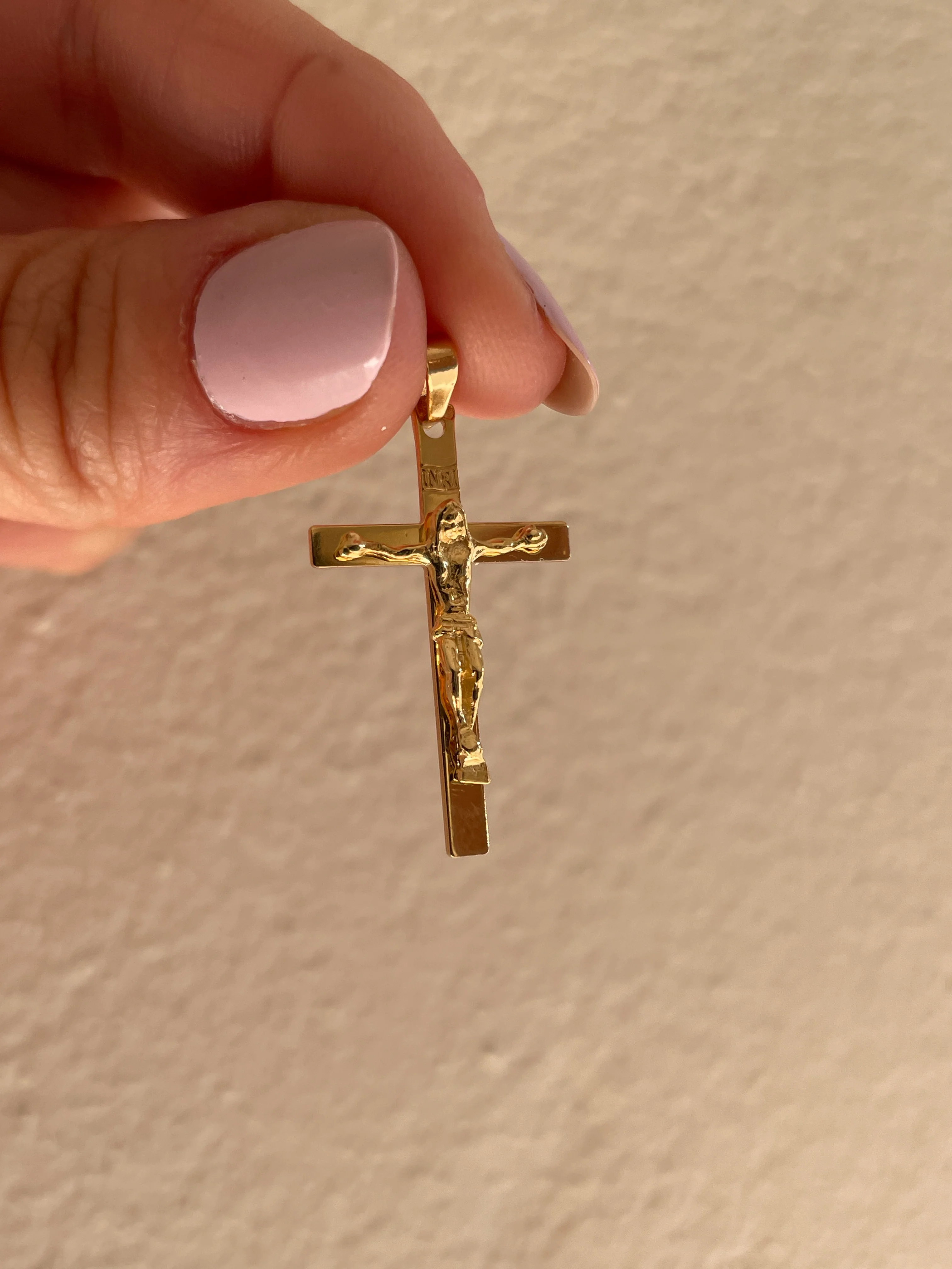 19.25k Yellow Gold Classic Solid Crucifix - Image 4