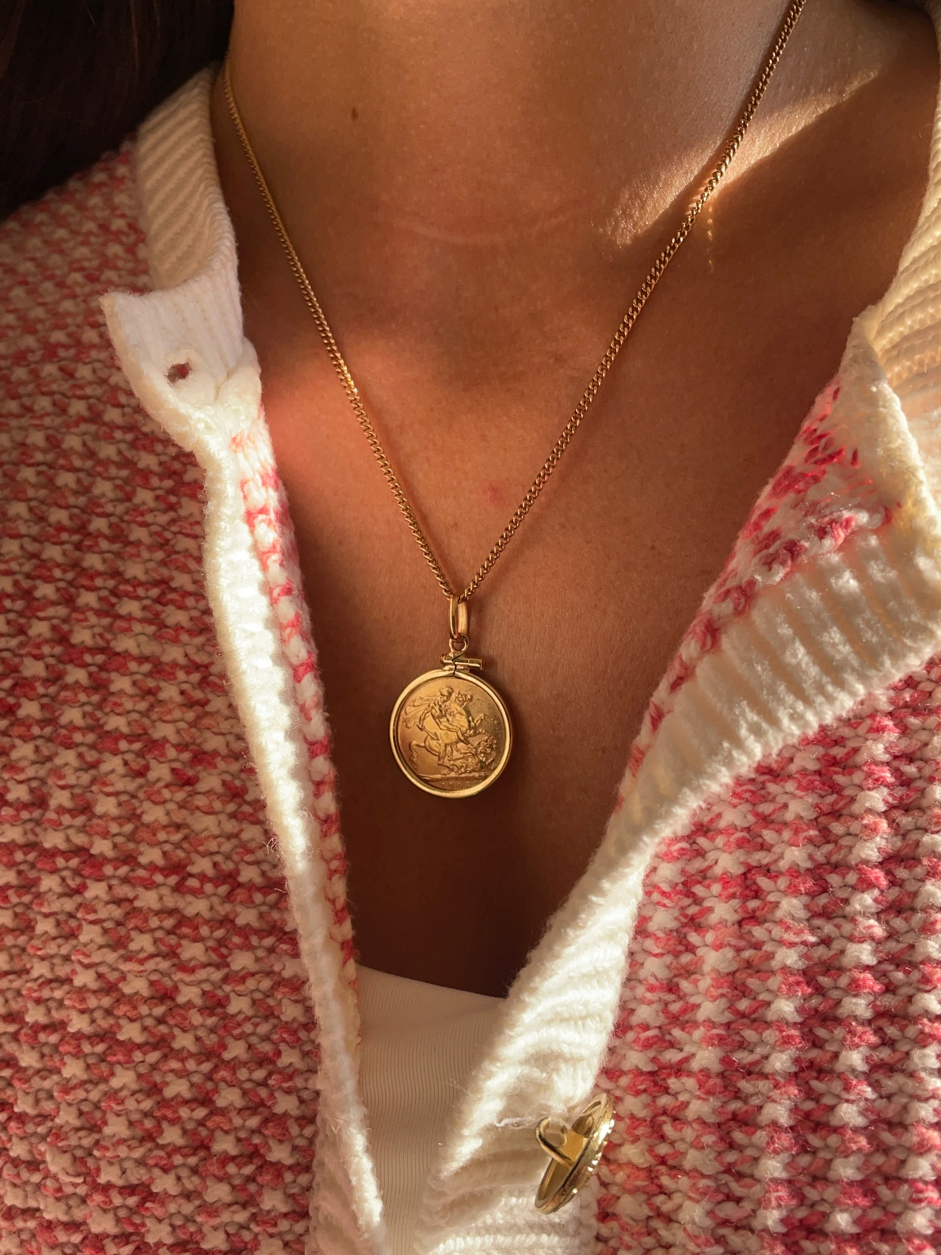 19.25k Yellow Gold Coin Frame Pendant - Image 2
