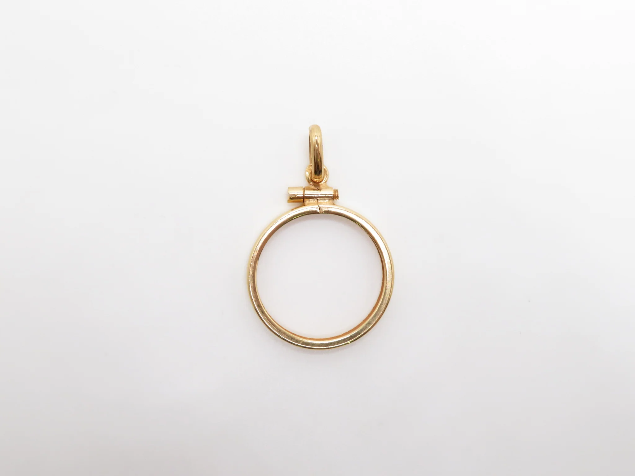 19.25k Yellow Gold Coin Frame Pendant - Image 5