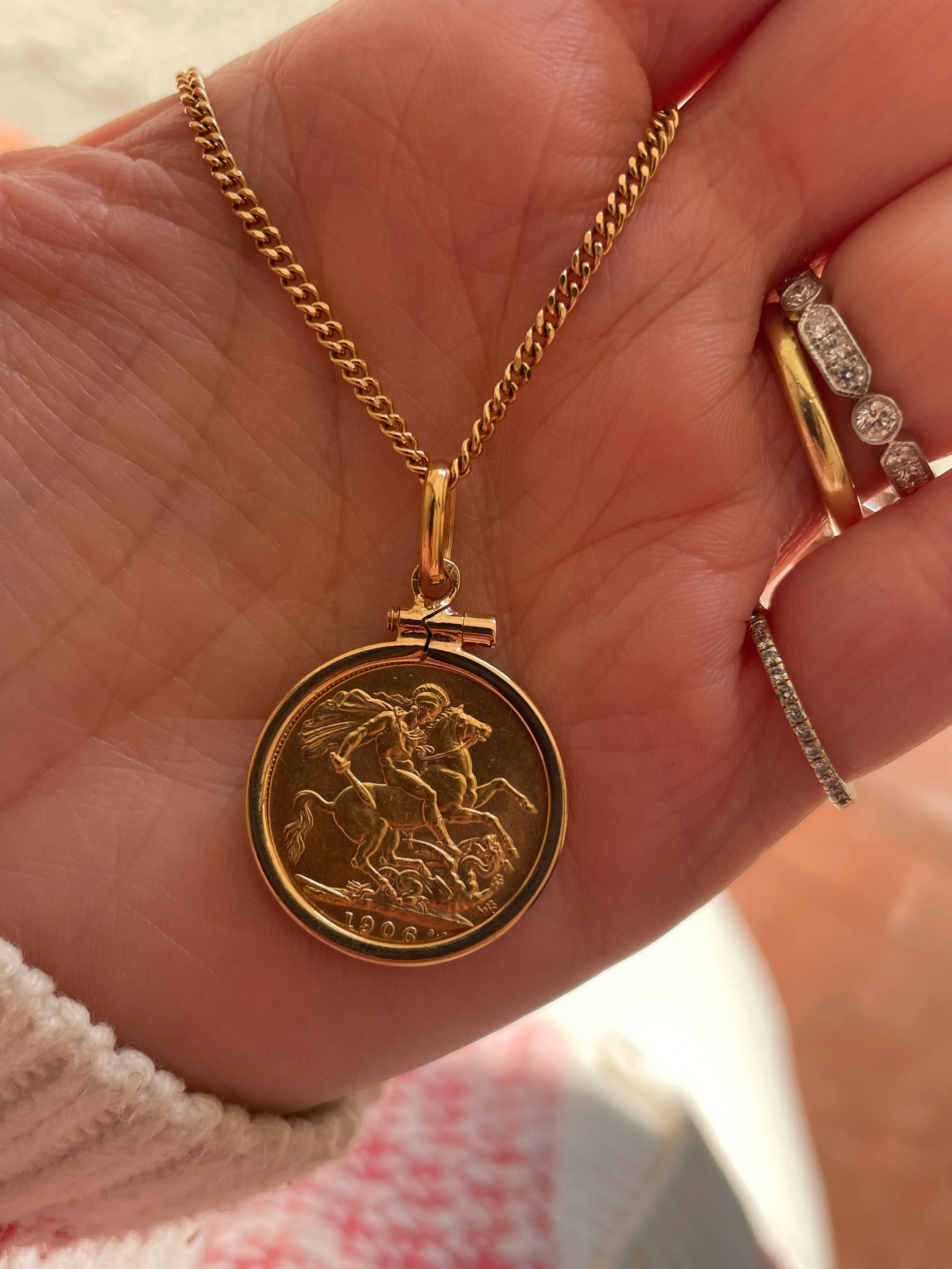 19.25k Yellow Gold Coin Frame Pendant - Image 6
