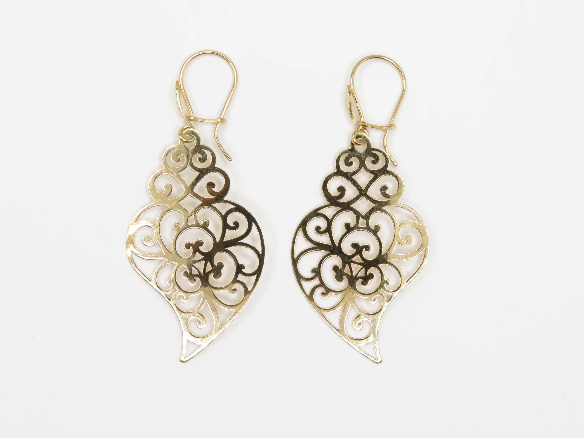 19.25k Yellow Gold Cutout Heart of Viana Earrings - Image 6