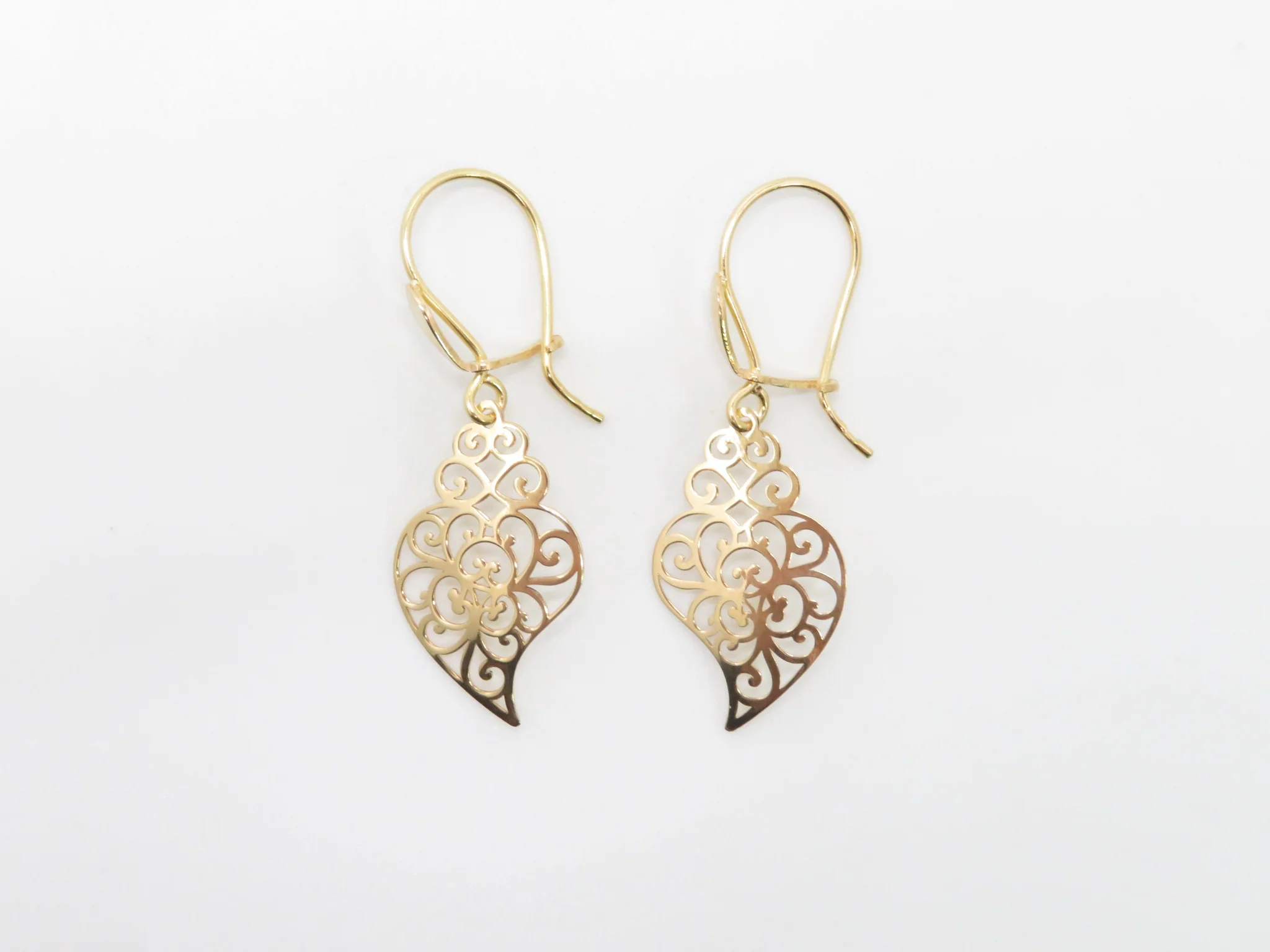 19.25k Yellow Gold Cutout Heart of Viana Earrings - Image 7