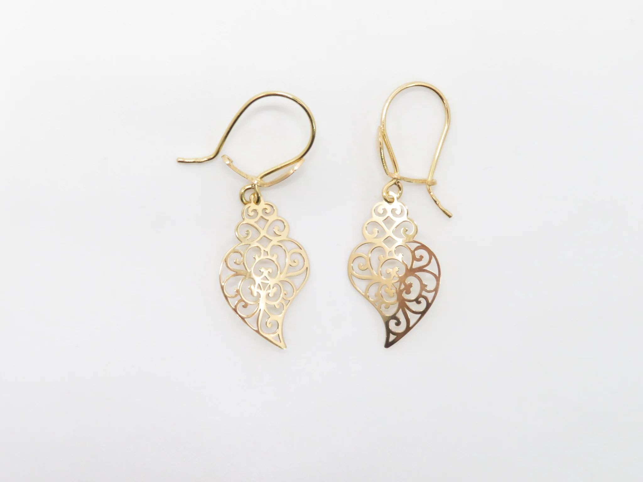 19.25k Yellow Gold Cutout Heart of Viana Earrings - Image 8