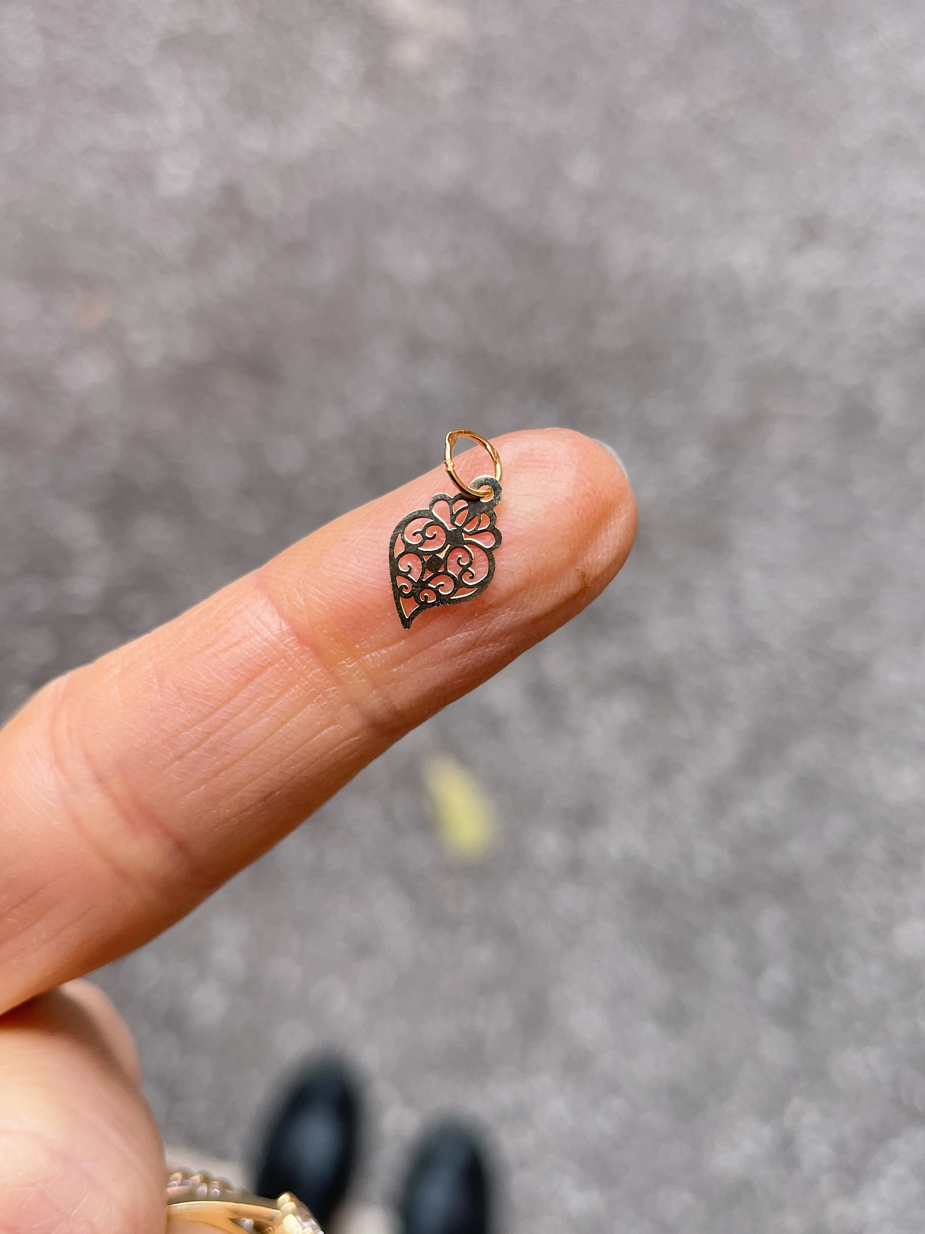 19.25k Yellow Gold Cutout Heart of Viana Charm - Image 4