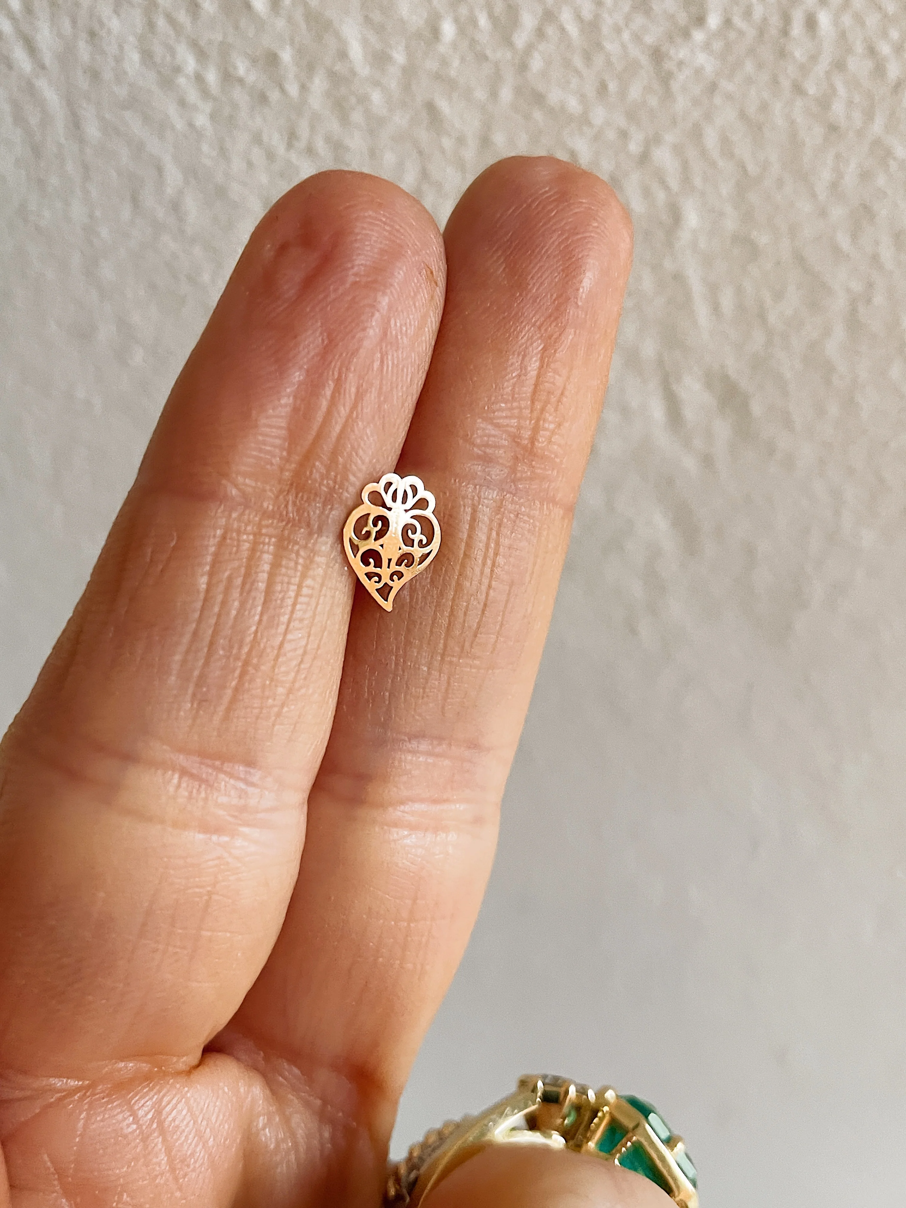 19.25k Yellow Gold Cutout Heart of Viana Studs - Image 4