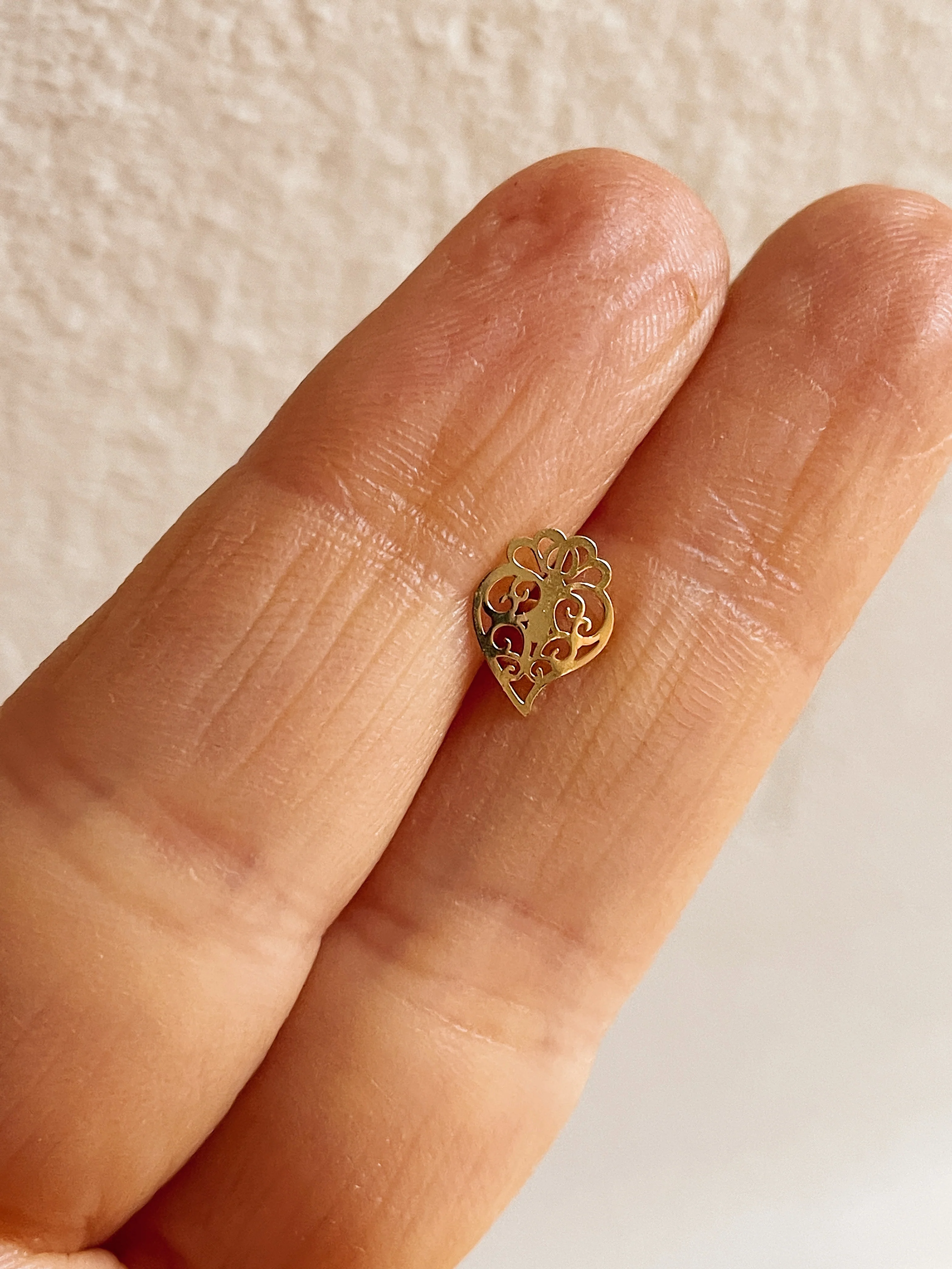 19.25k Yellow Gold Cutout Heart of Viana Studs - Image 8