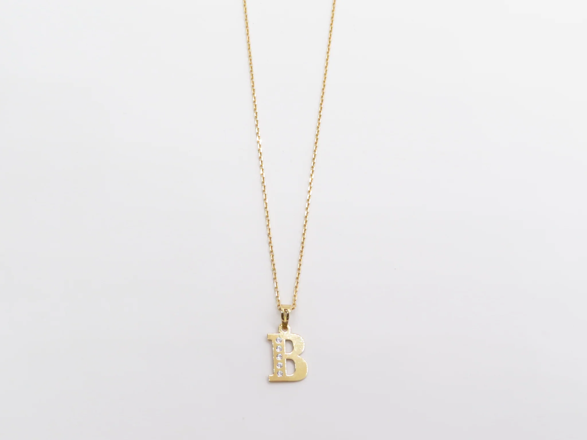 19.25k Yellow Gold Cutout Initial Pendant - Image 12