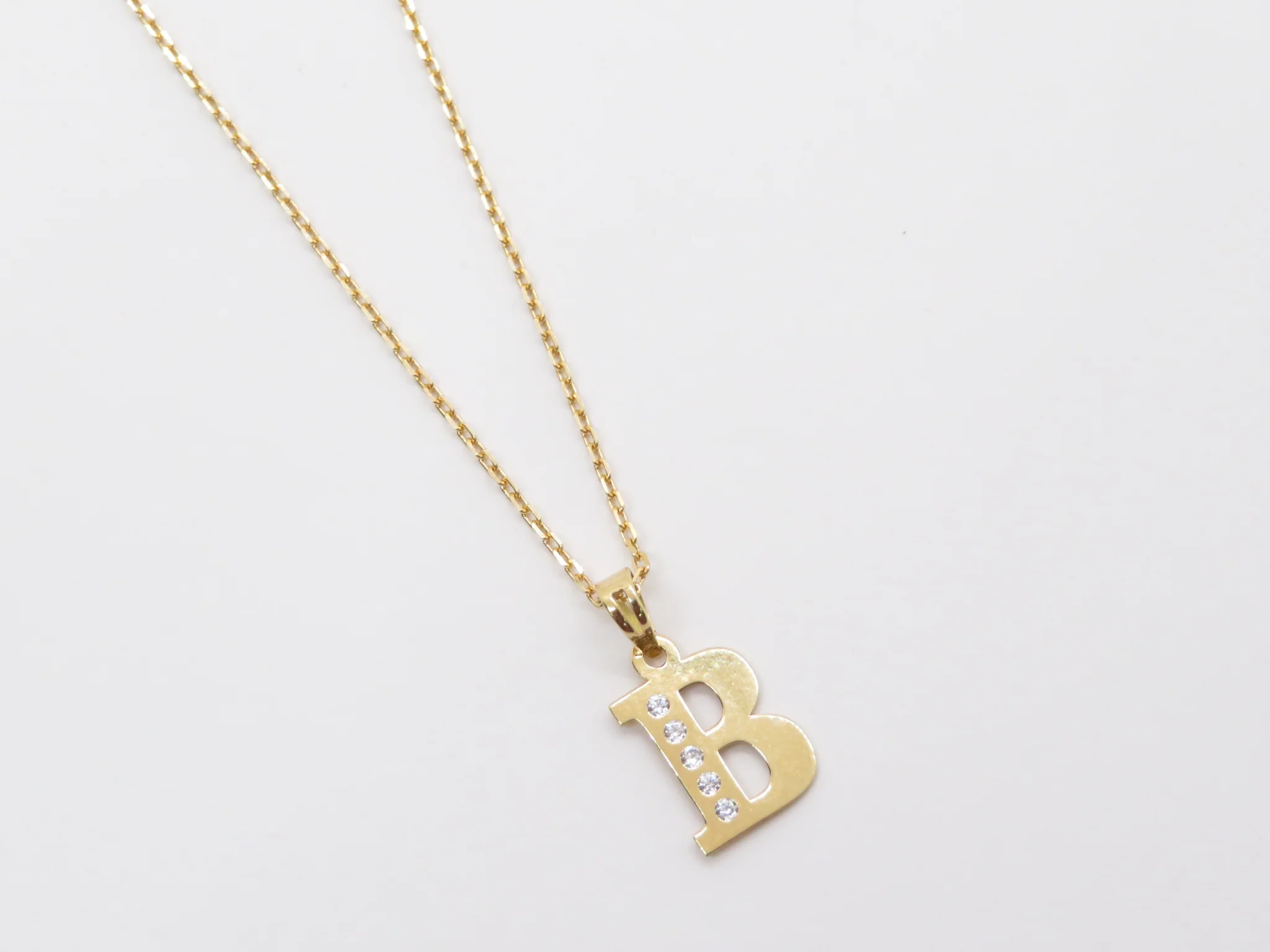 19.25k Yellow Gold Cutout Initial Pendant - Image 3
