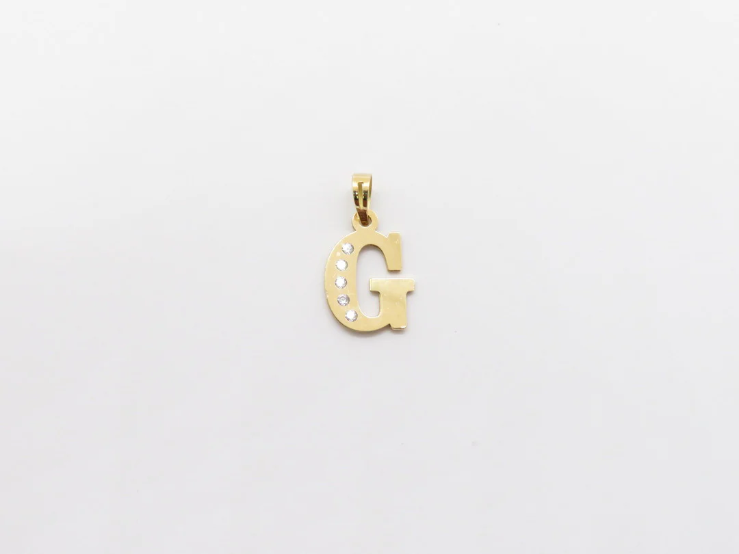 19.25k Yellow Gold Cutout Initial Pendant - Image 4