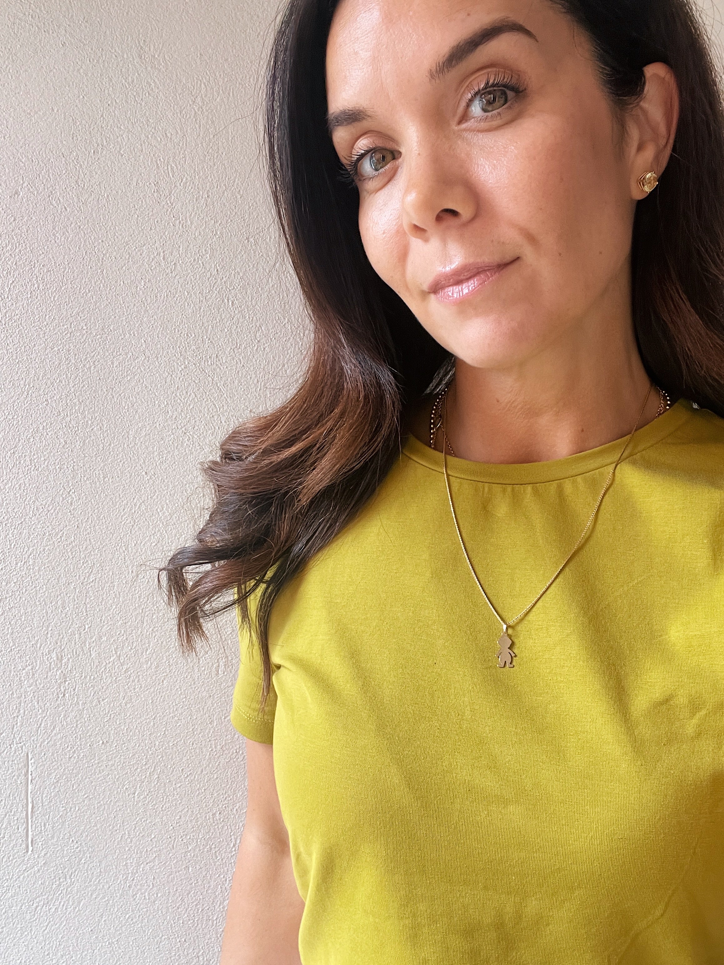 19.25k Yellow Gold Children Cutout Pendant - Image 2