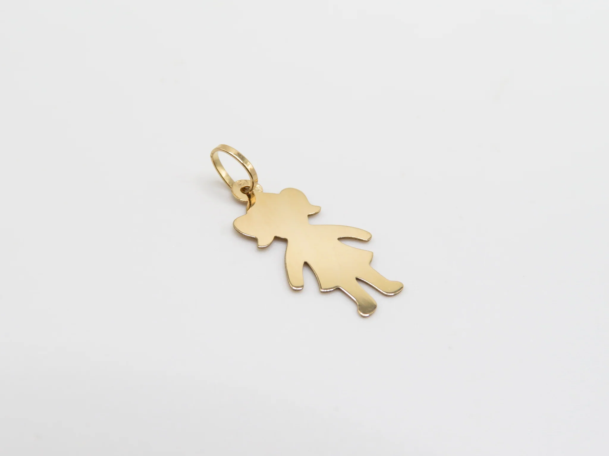 19.25k Yellow Gold Children Cutout Pendant - Image 3