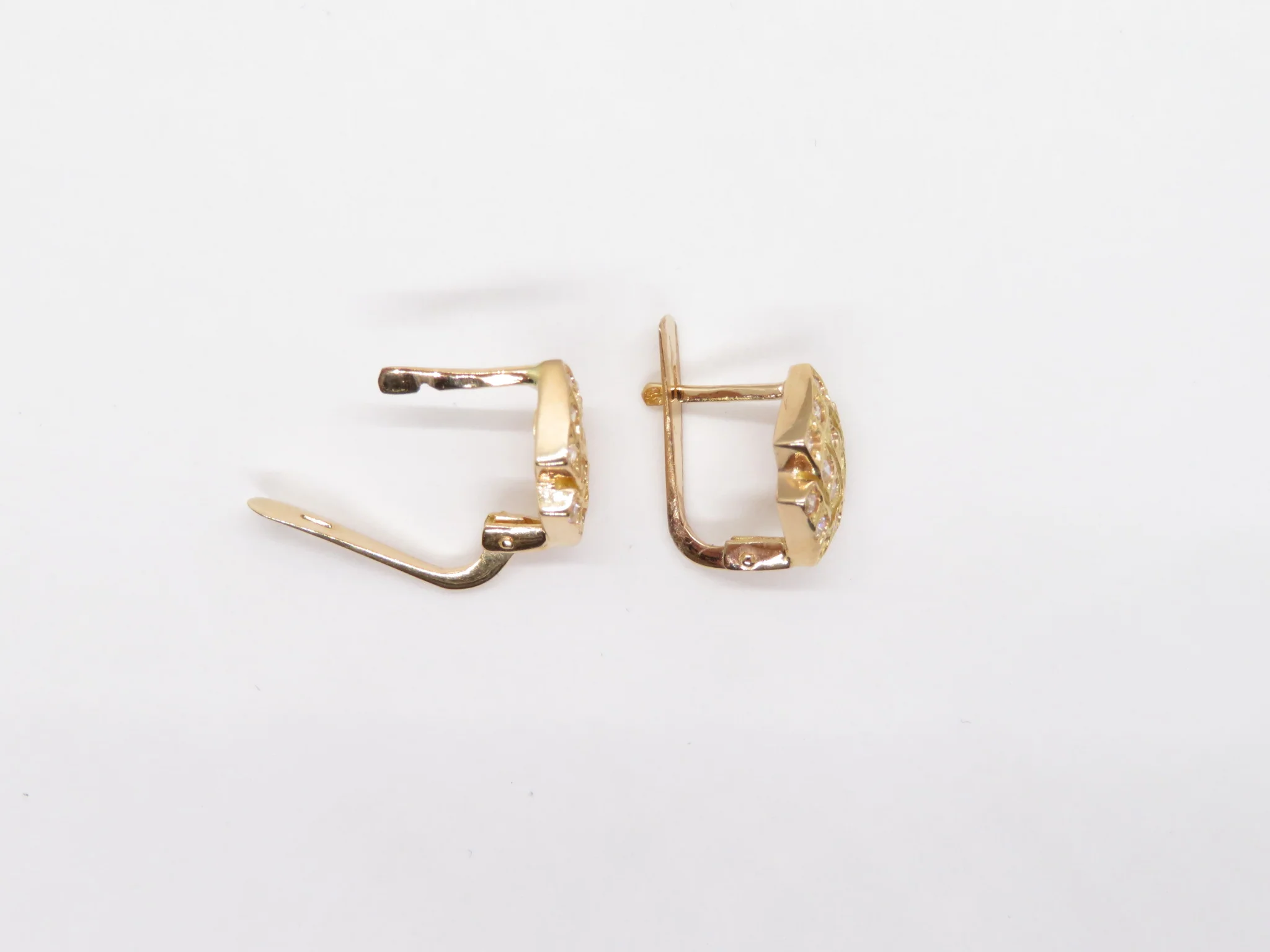 19.25k Yellow Gold Diamond Link Earrings - Image 3