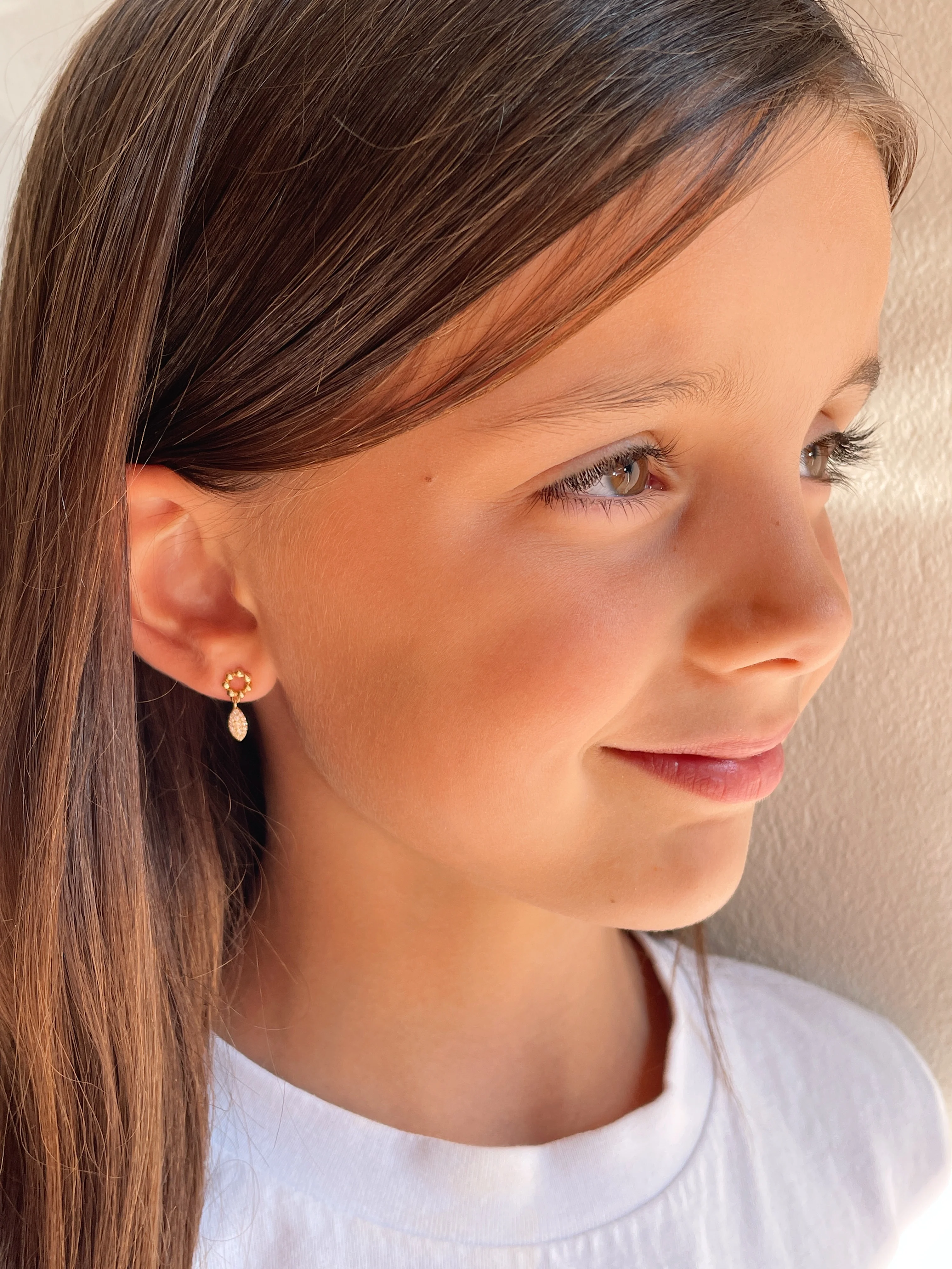 19.25k Yellow Gold Droplet Studs - Image 2