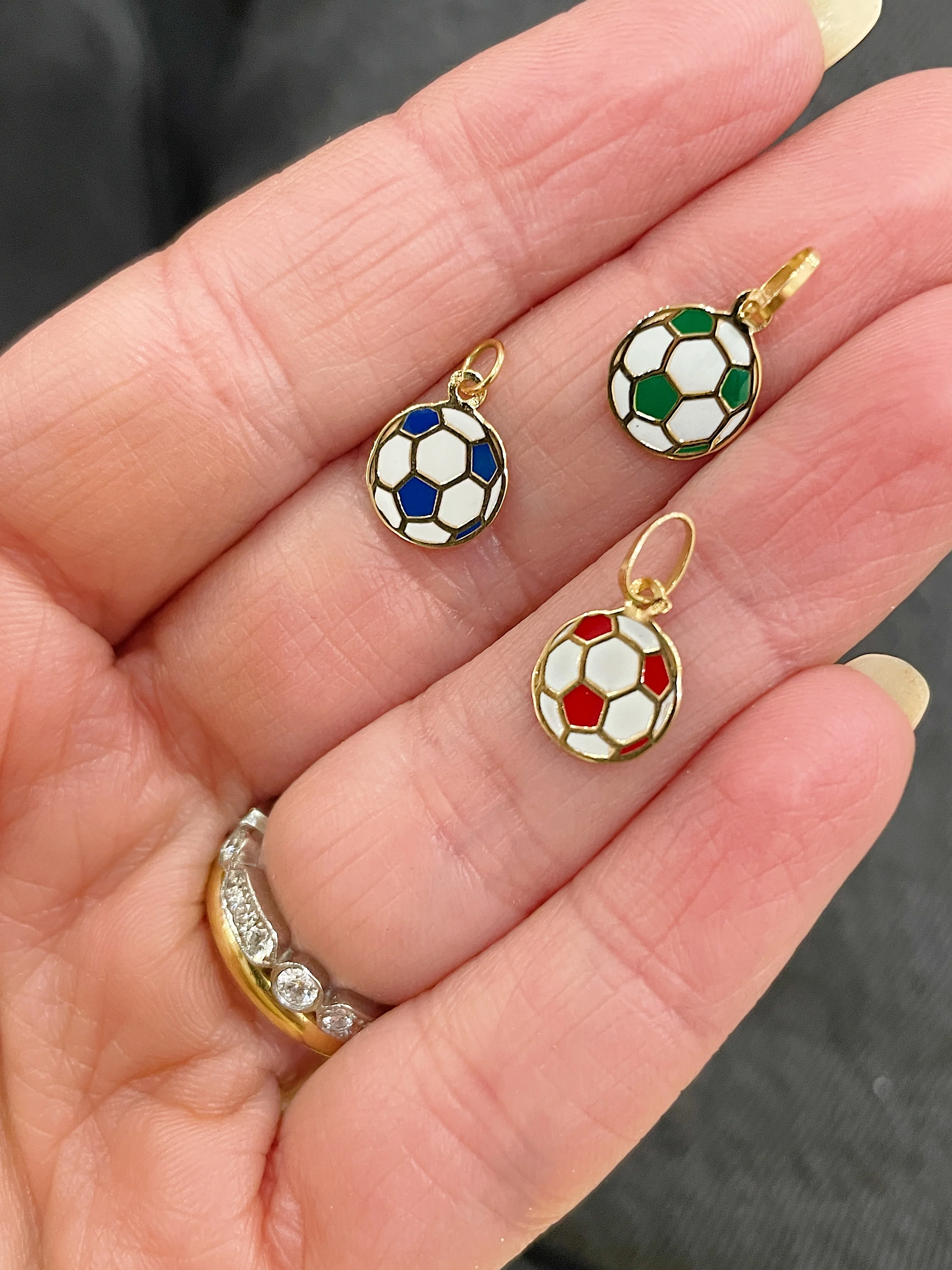19.25k Yellow Gold Enamel Soccer Ball - Image 2