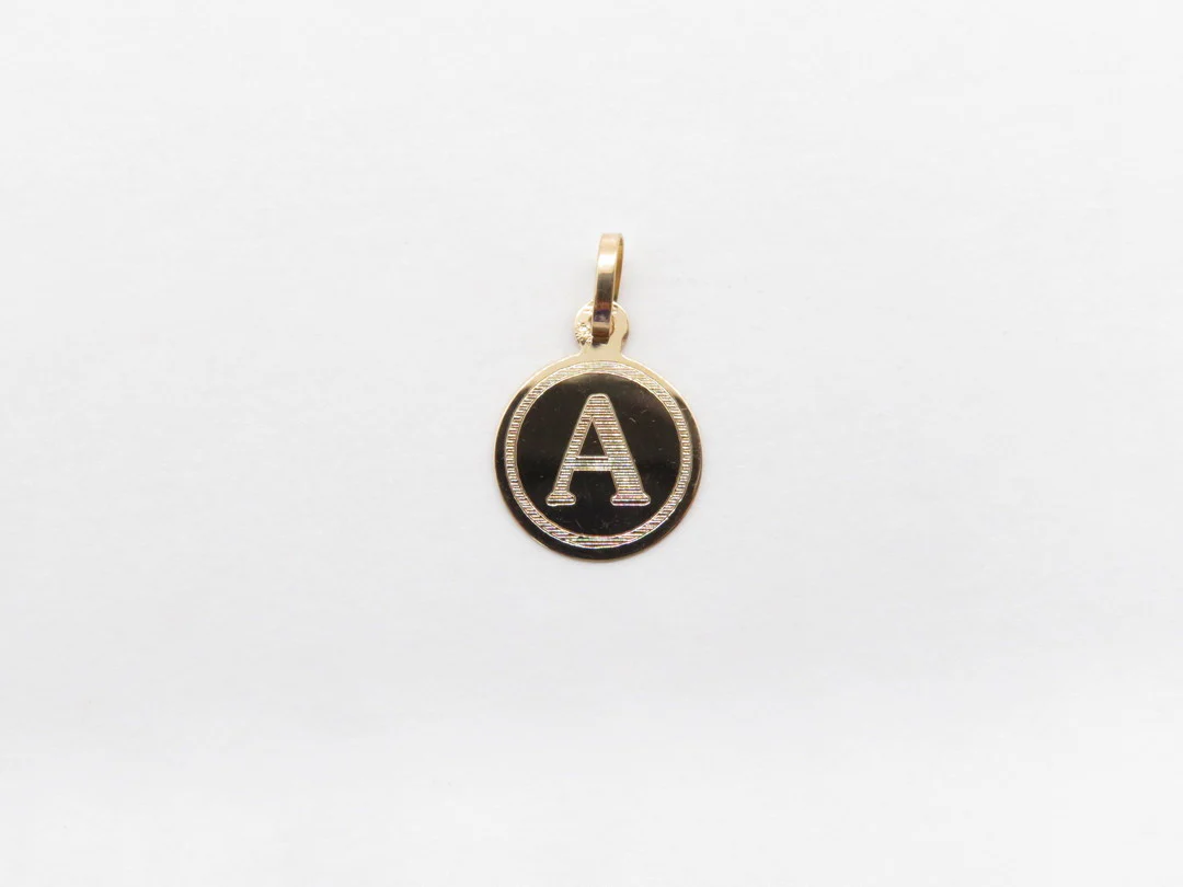 19.25k Yellow Gold Engraved Monogram Pendant