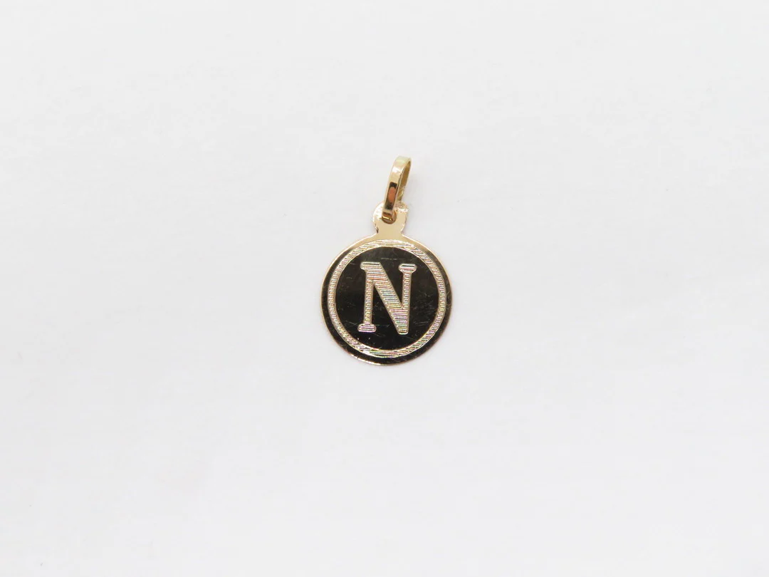 19.25k Yellow Gold Engraved Monogram Pendant - Image 15
