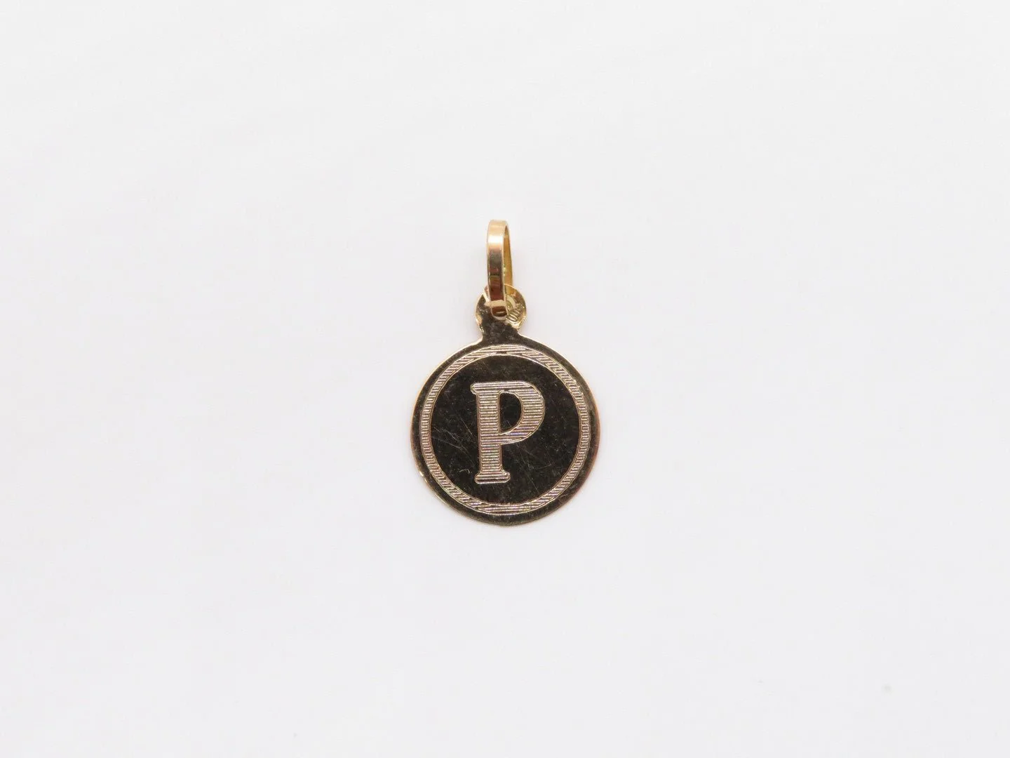 19.25k Yellow Gold Engraved Monogram Pendant - Image 19