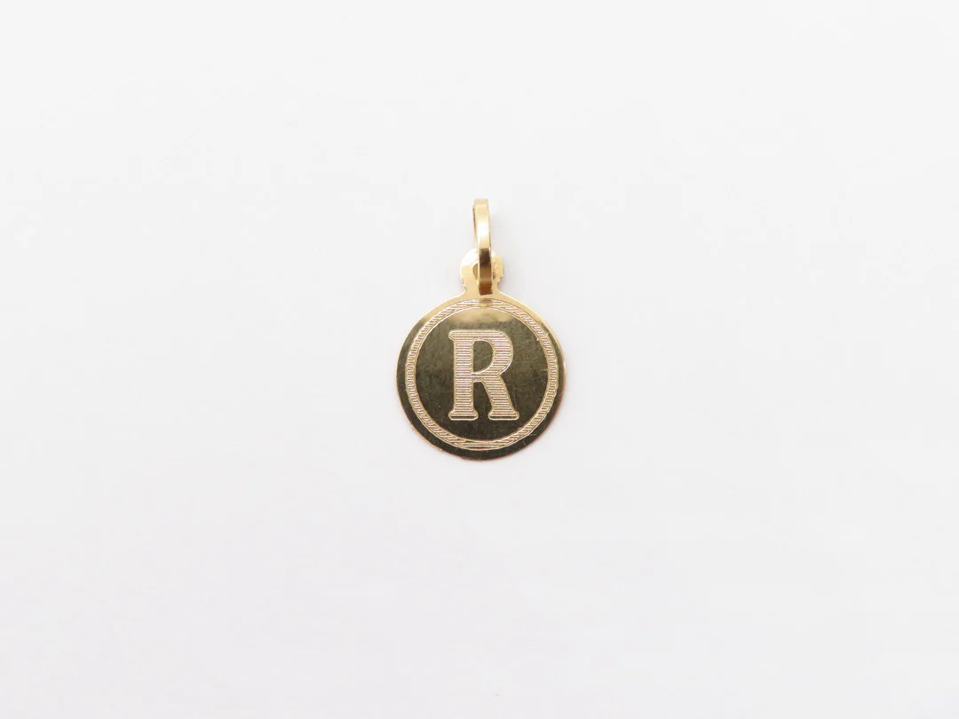 19.25k Yellow Gold Engraved Monogram Pendant - Image 21