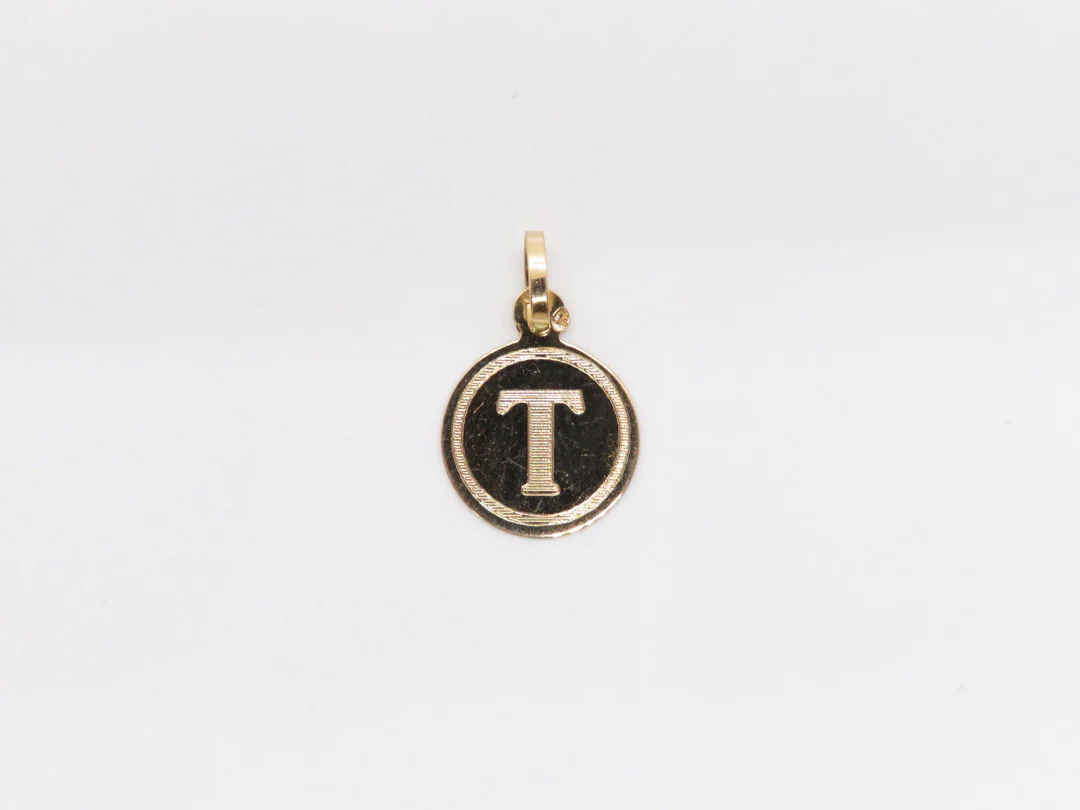 19.25k Yellow Gold Engraved Monogram Pendant - Image 23