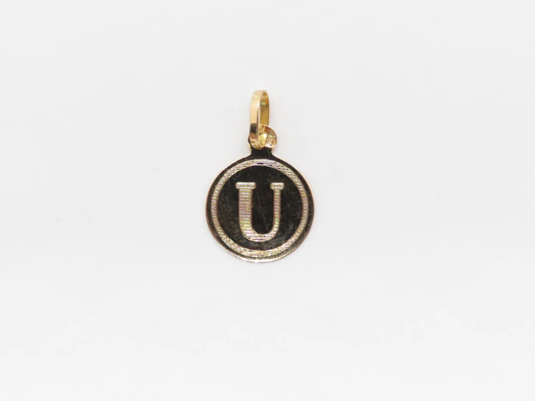 19.25k Yellow Gold Engraved Monogram Pendant - Image 24
