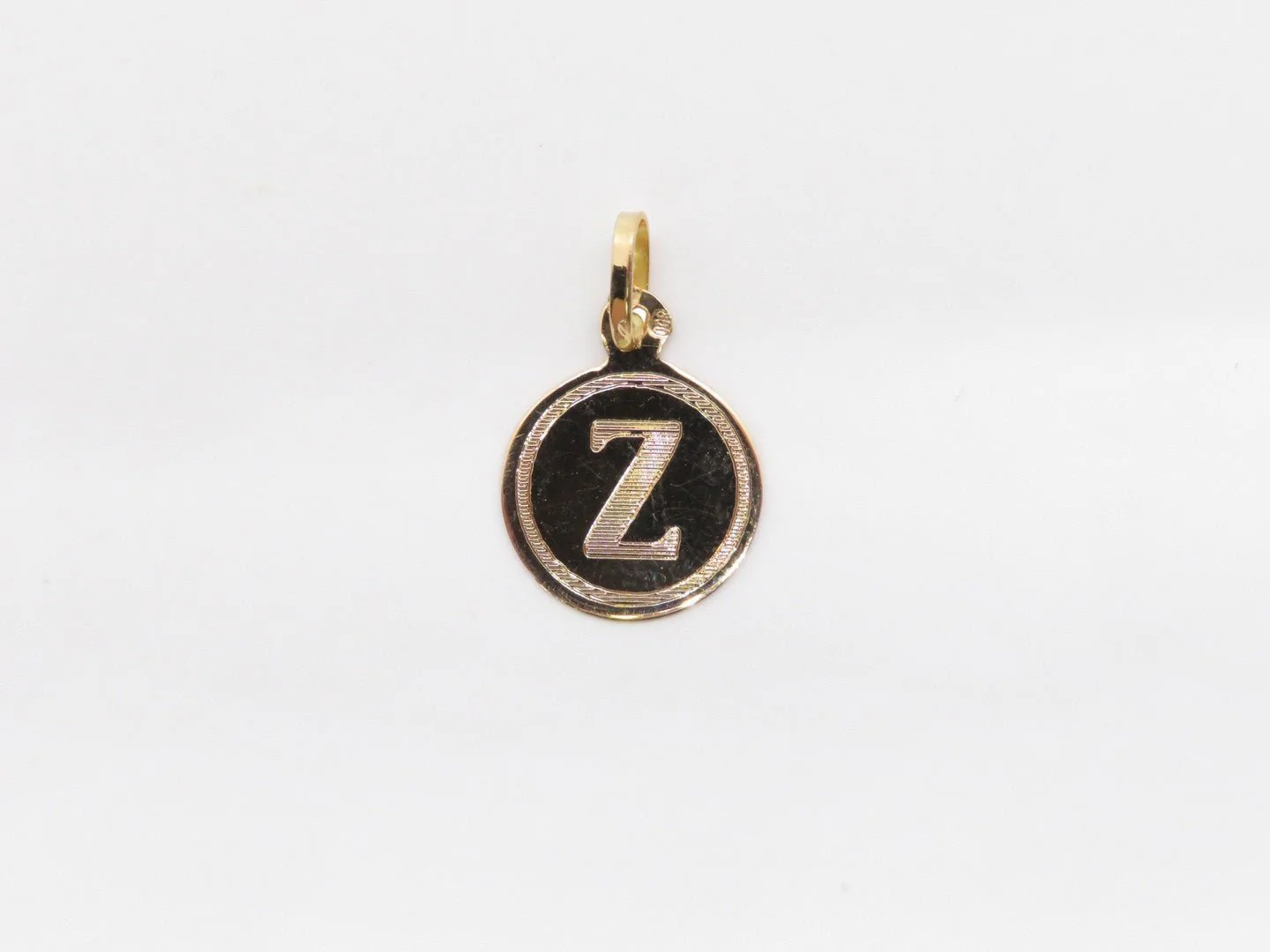19.25k Yellow Gold Engraved Monogram Pendant - Image 29