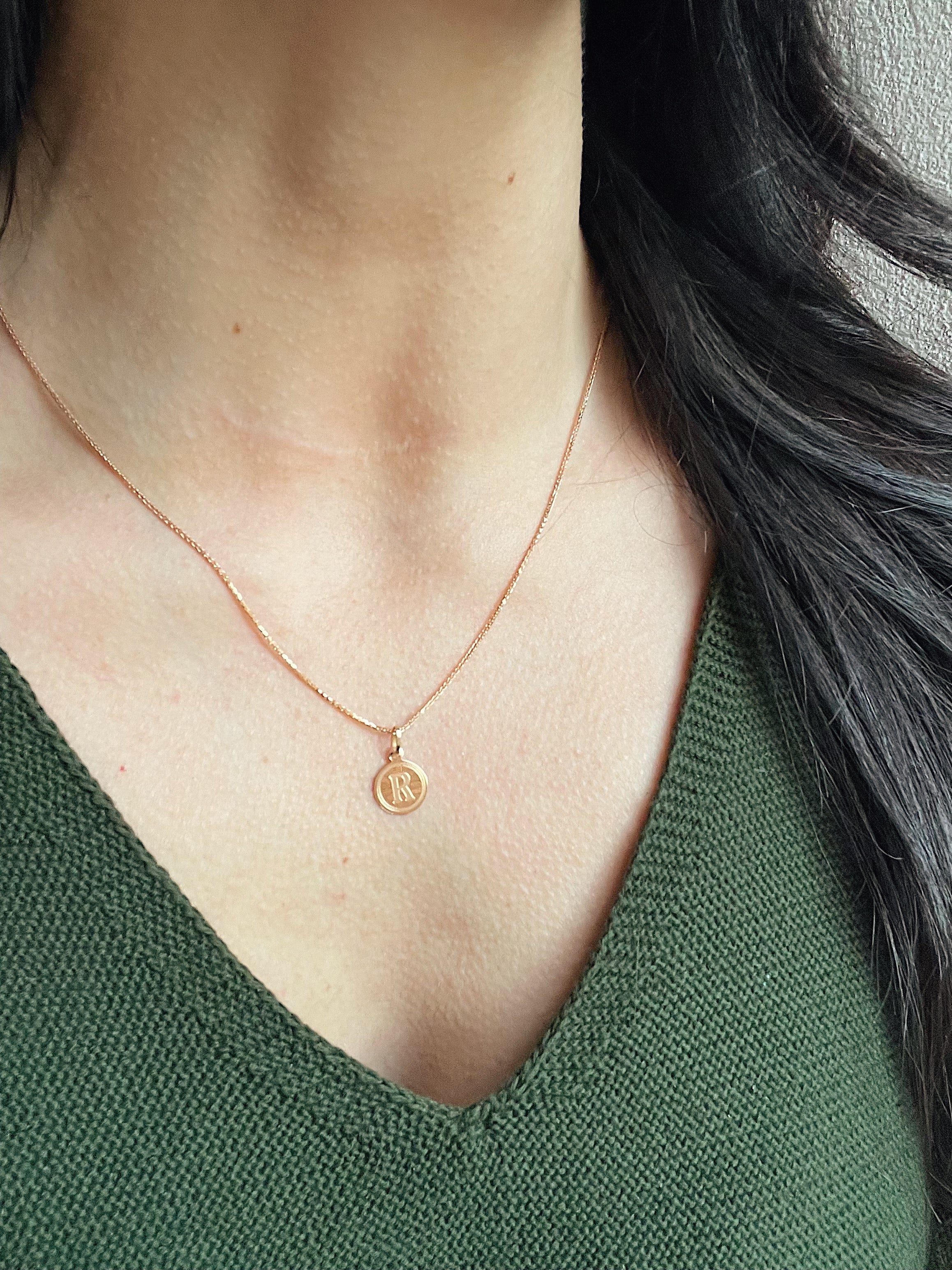 19.25k Yellow Gold Engraved Monogram Pendant - Image 4