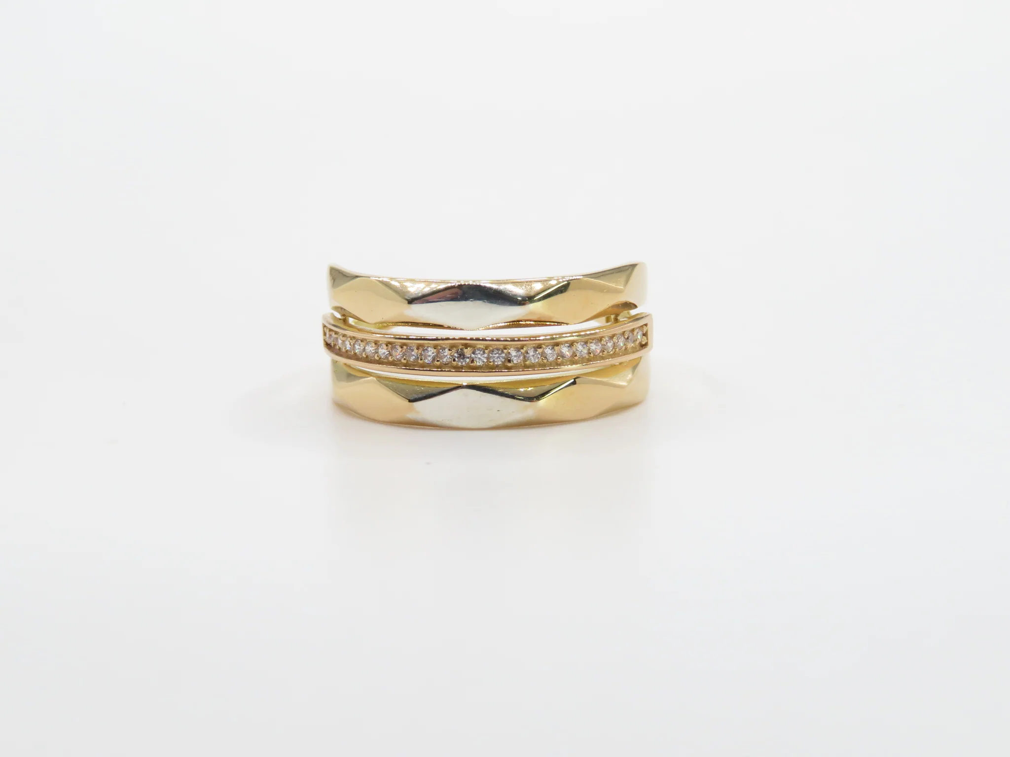19.25k Two Tone Faceted Ring