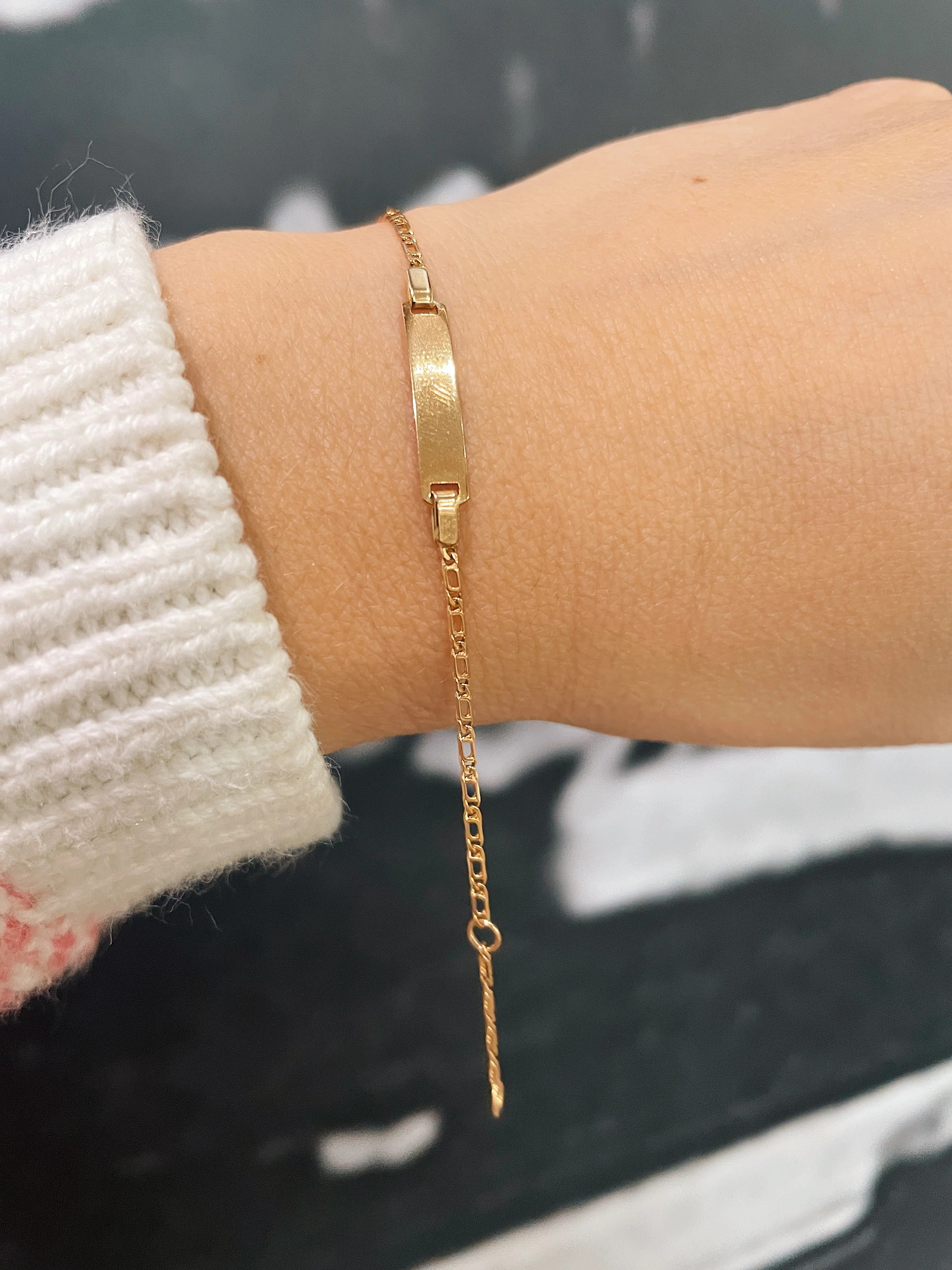 19.25k Yellow Gold Tiger Eye ID Bracelet - Image 2