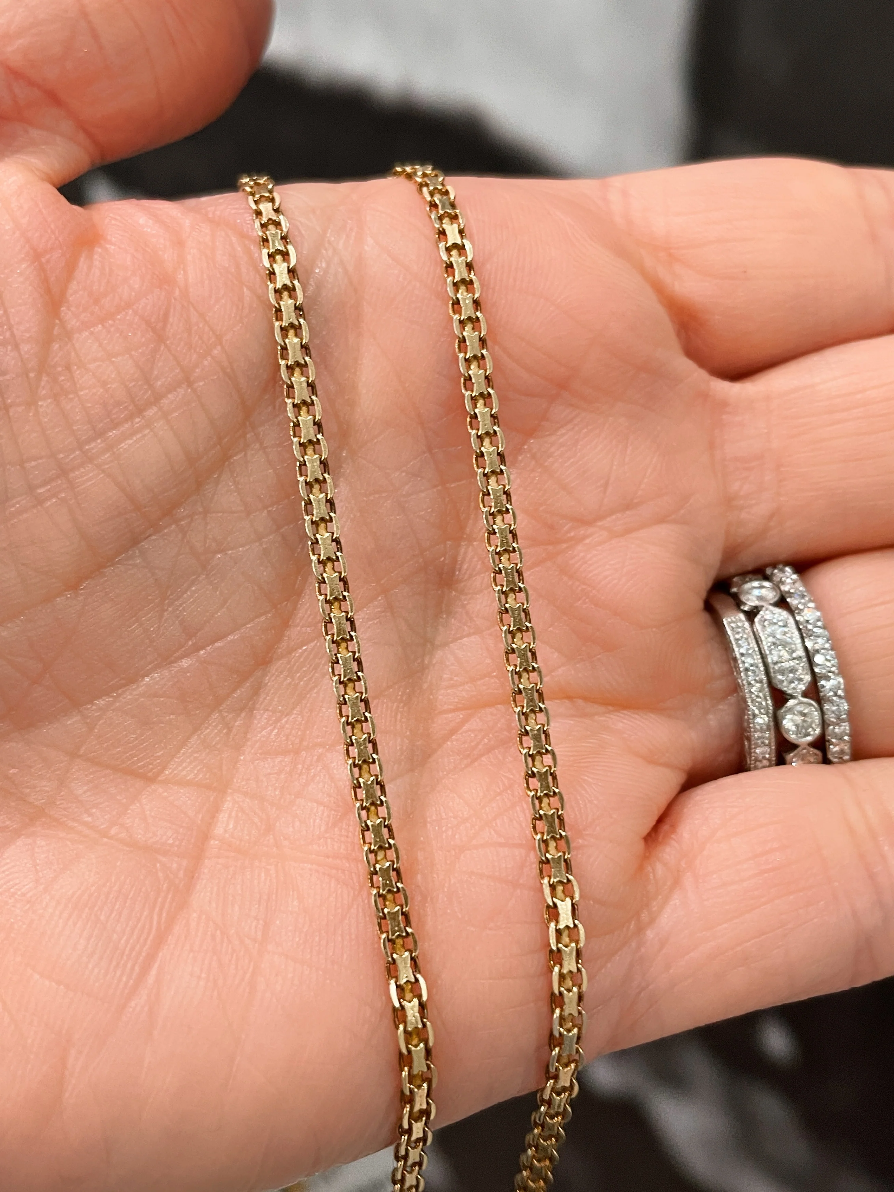 19.25k Yellow Gold Traditional Figaro Chain - Image 2