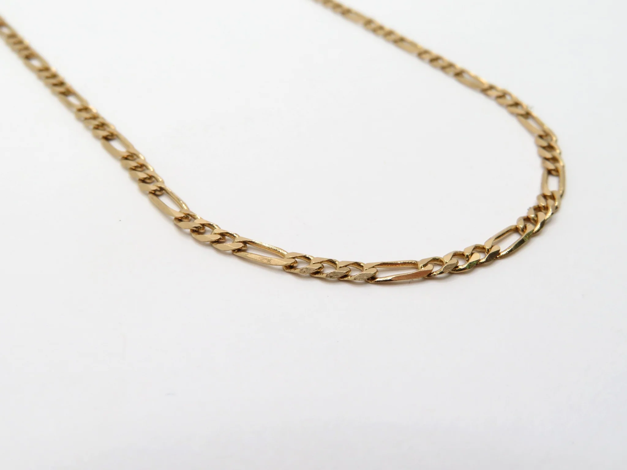 19.25k Yellow Gold Traditional Figaro Chain - Image 3